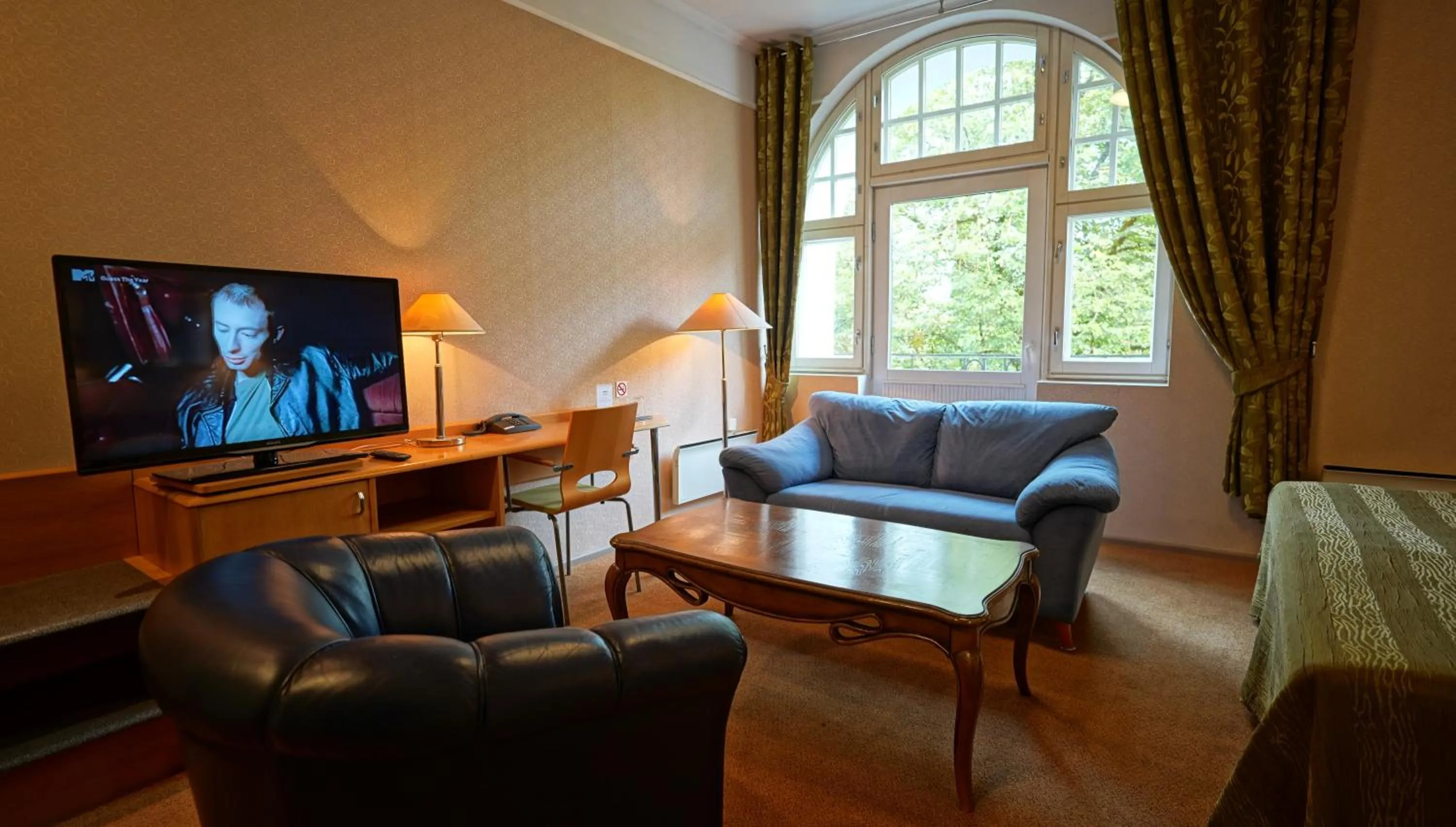 Bed in Barclay Hotel