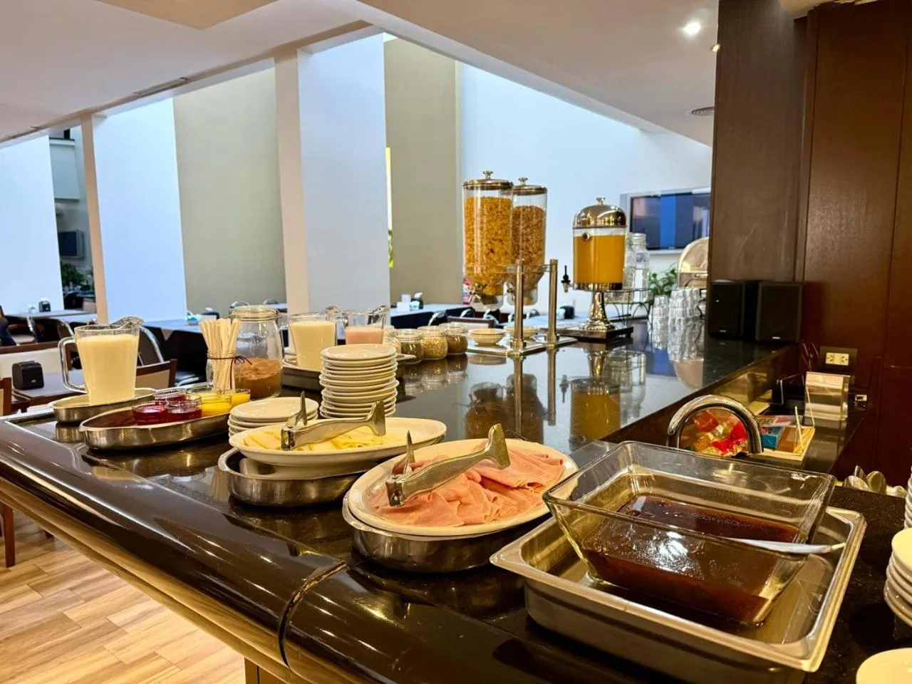 Breakfast in Urquiza Apart Hotel & Suites