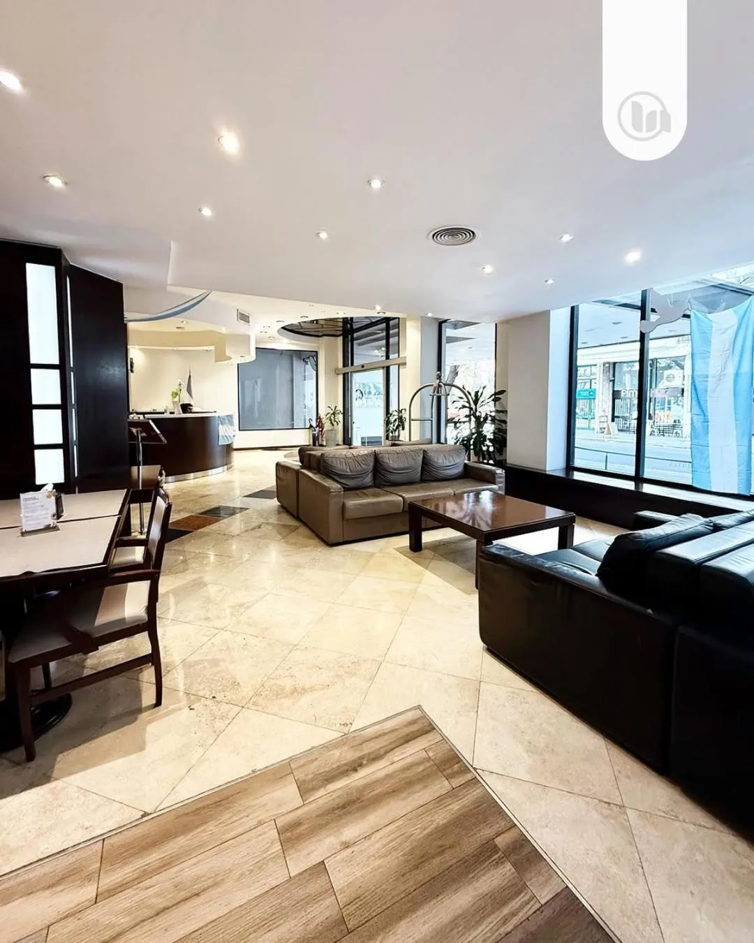 Property building in Urquiza Apart Hotel & Suites