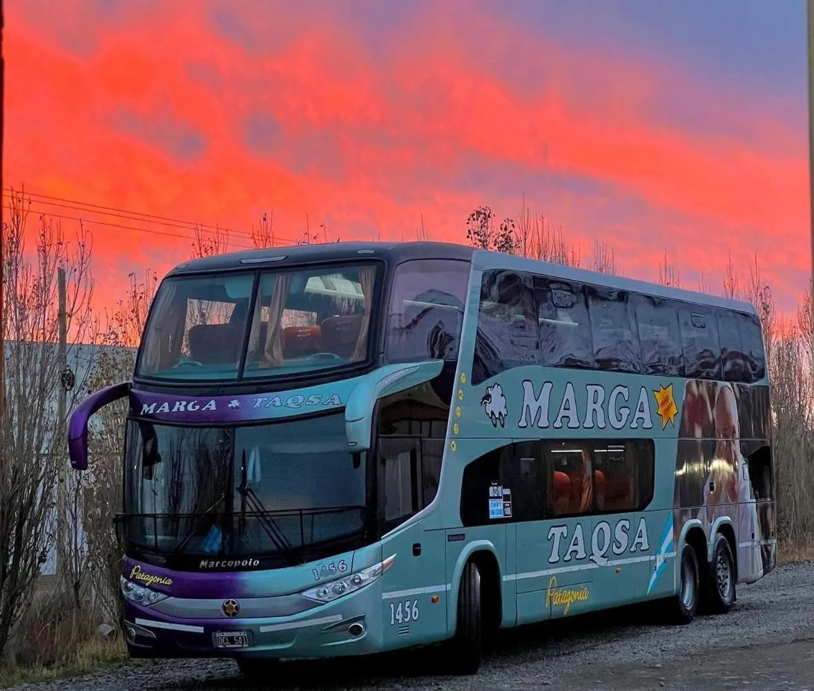 shuttle in Hotel Picos Del Sur