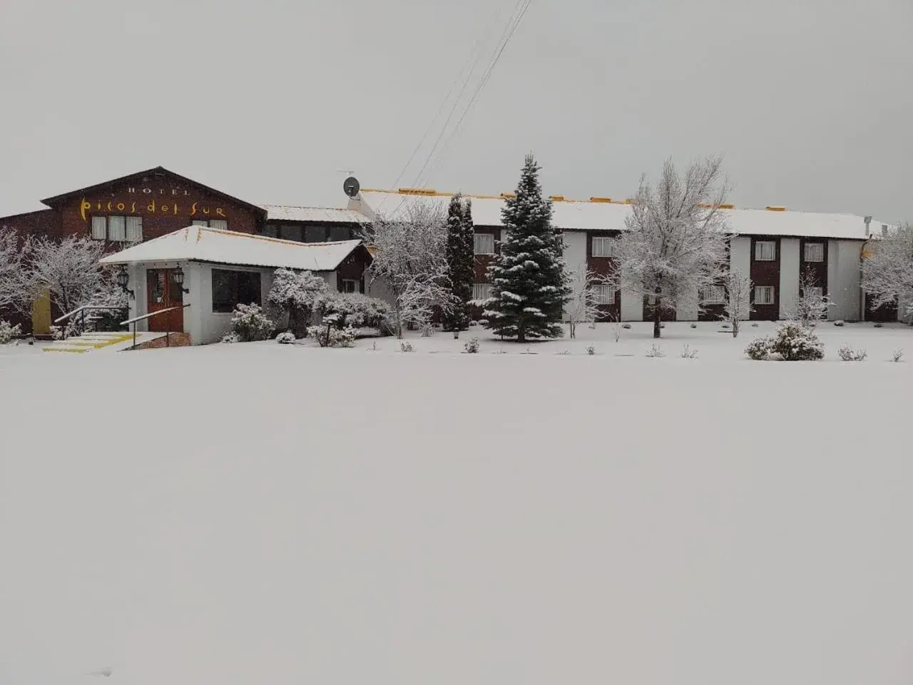 Property building in Hotel Picos Del Sur Property building in Hotel Picos Del Sur