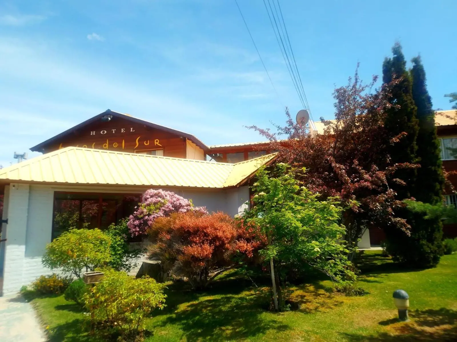 Garden view in Hotel Picos Del Sur