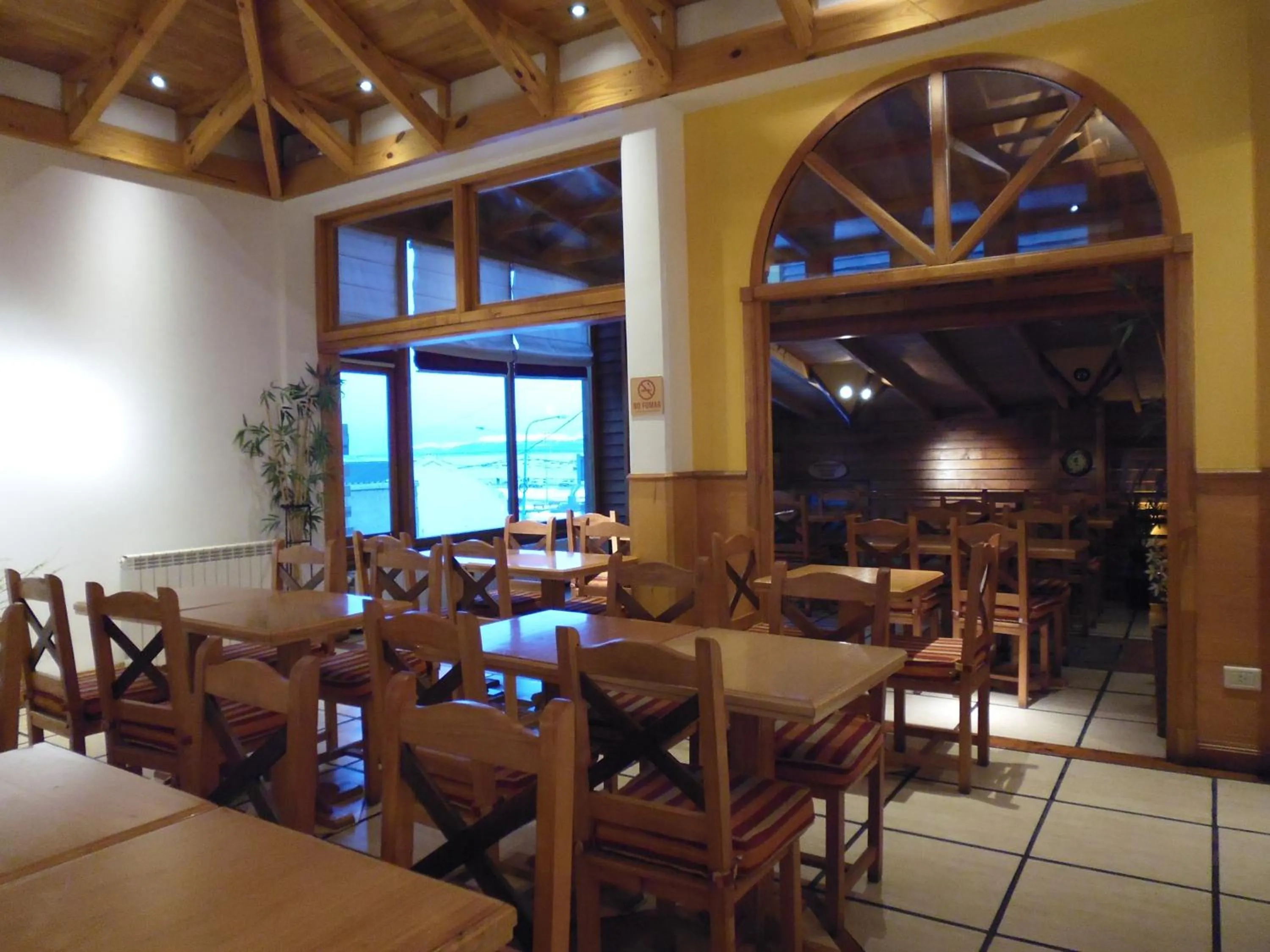 Restaurant/places to eat in Los Naranjos