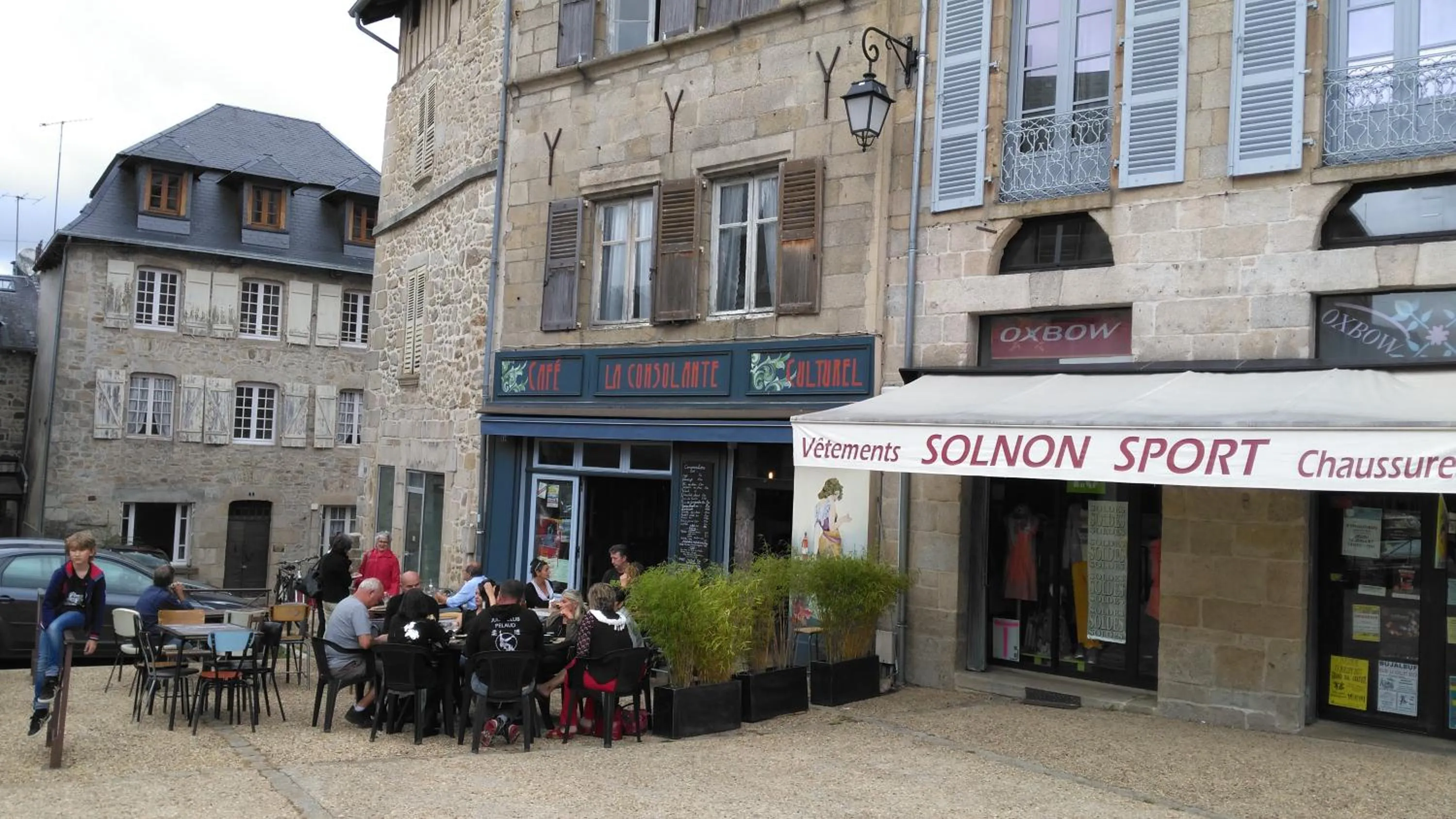 Restaurant/places to eat in le Petit Papillon