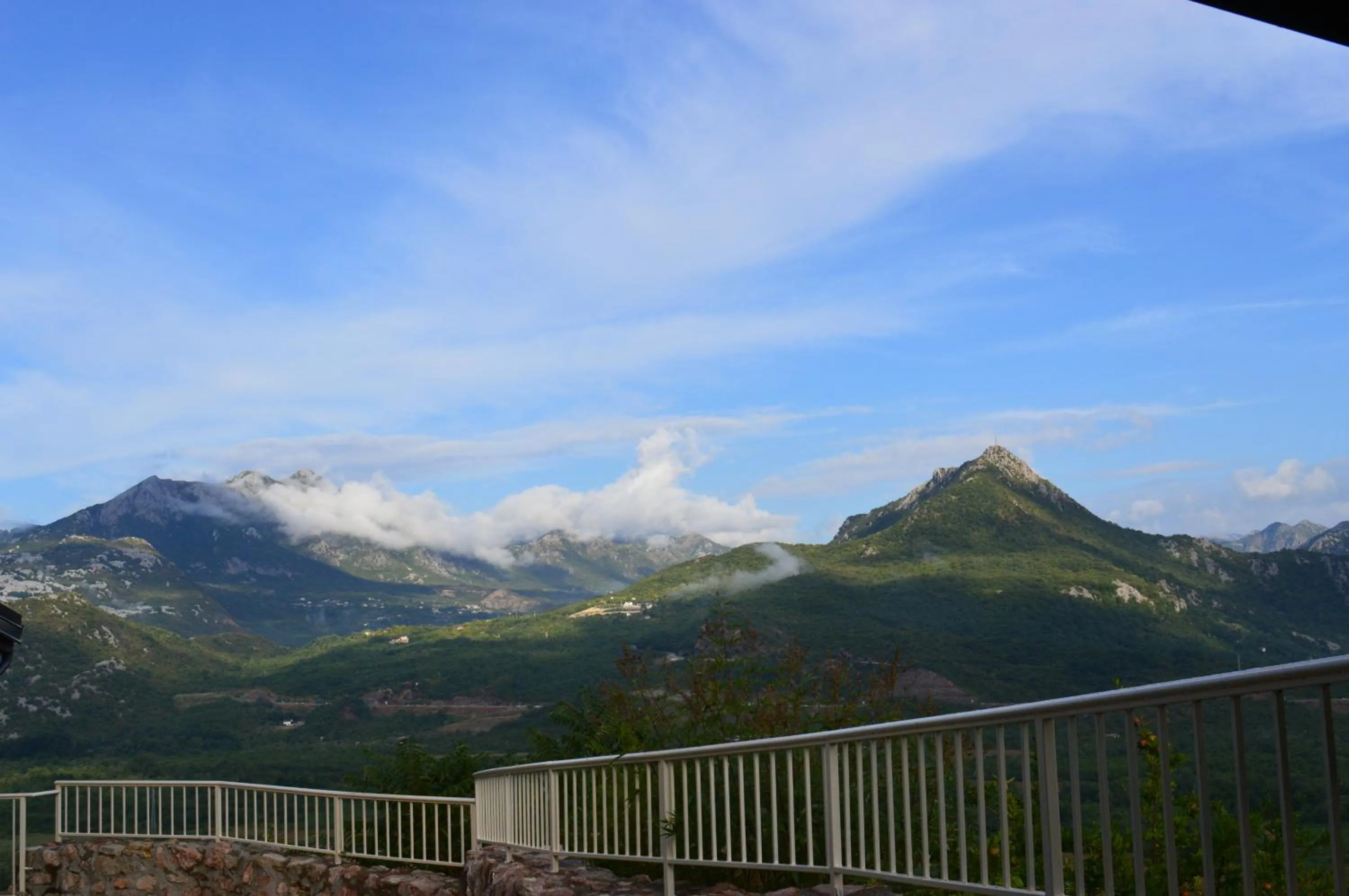 Mountain view in Dembelija Rooms