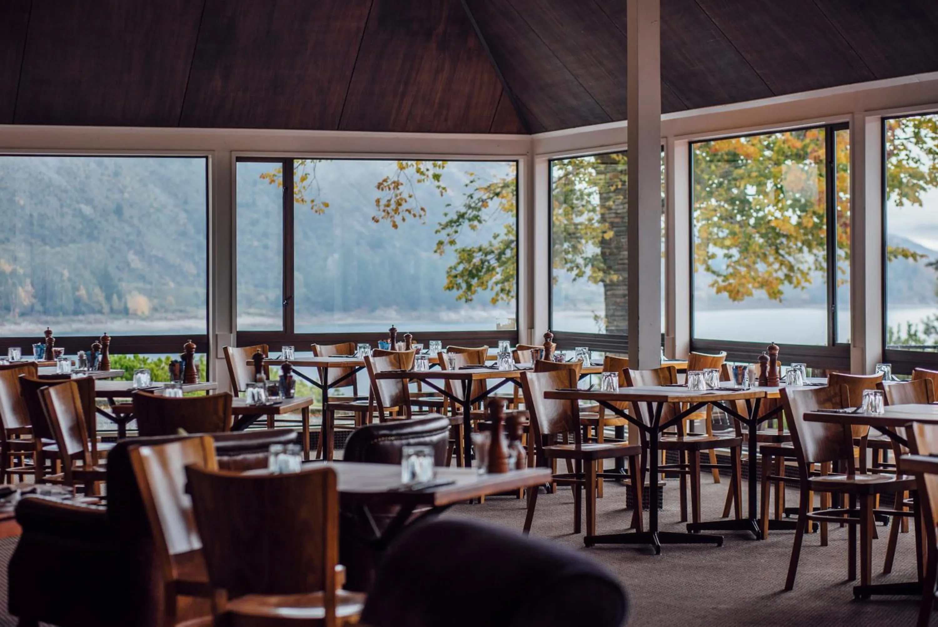 Restaurant/places to eat in Hawea Hotel