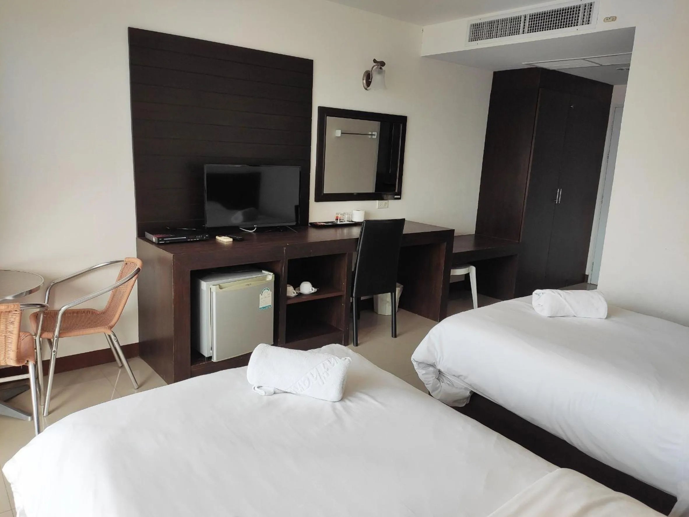 Photo of the whole room, Bed in Baan Manthana Hotel, Hua Hin