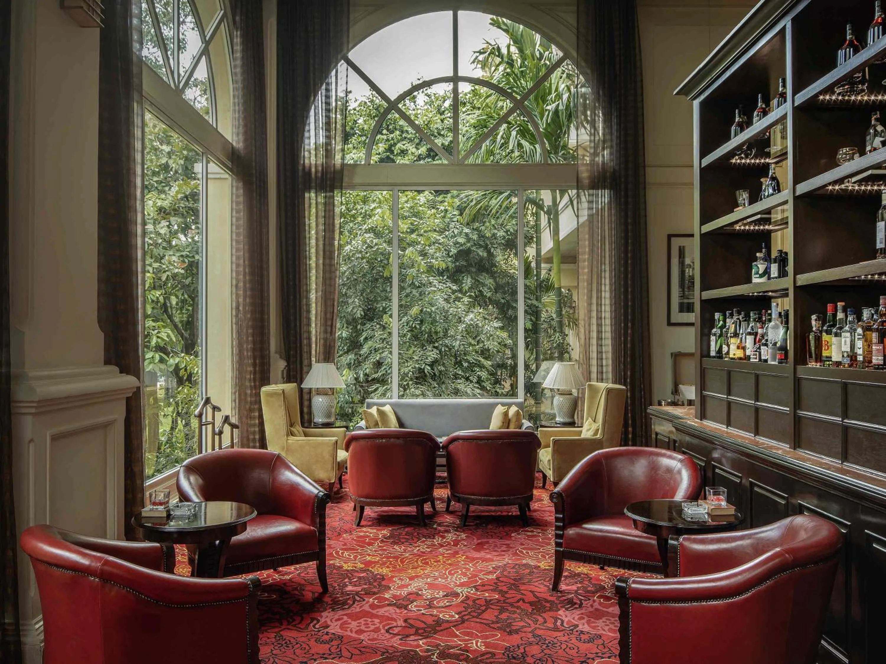 Lounge or bar in Sofitel Phnom Penh Phokeethra