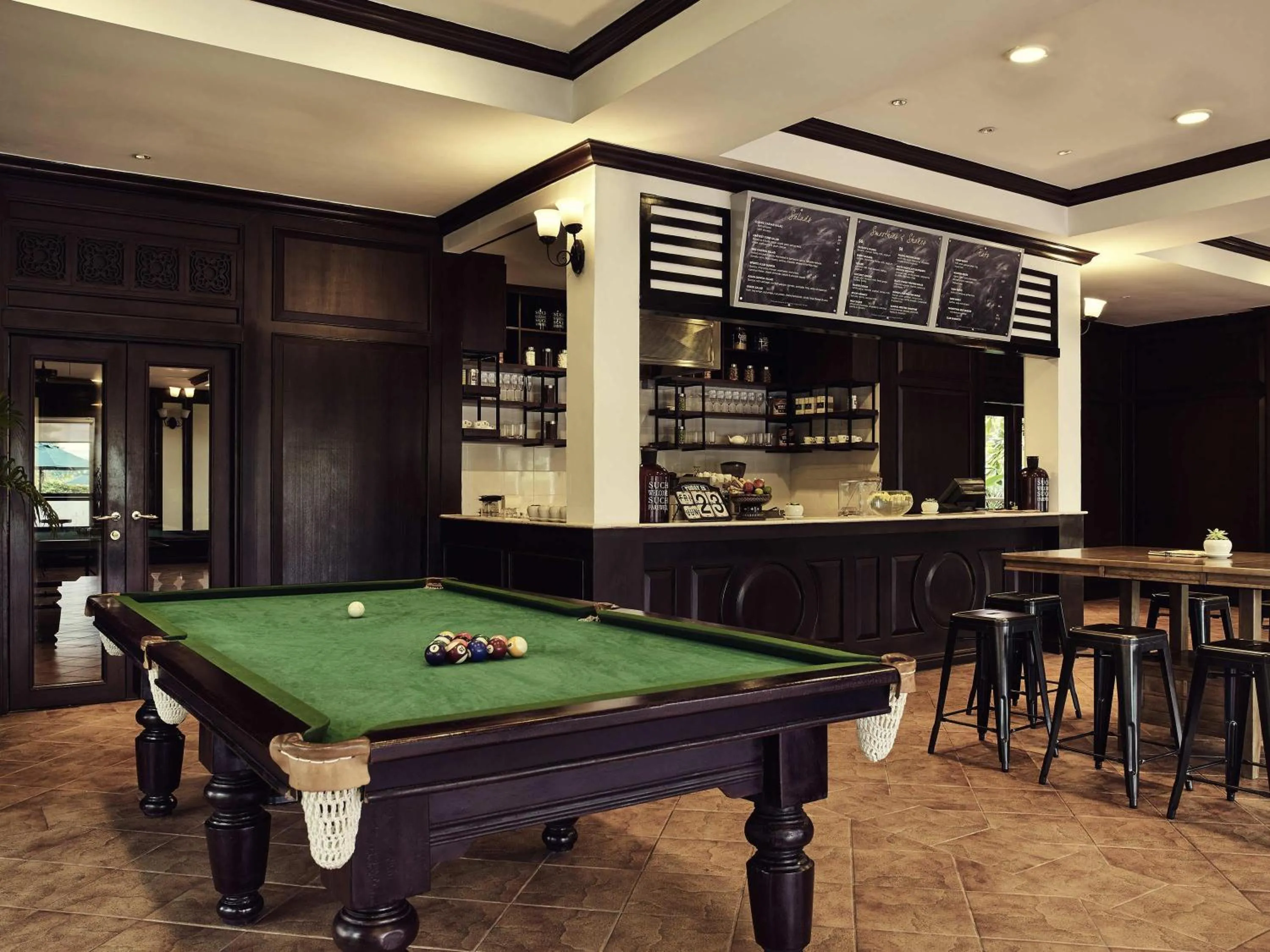 Lounge or bar in Sofitel Phnom Penh Phokeethra