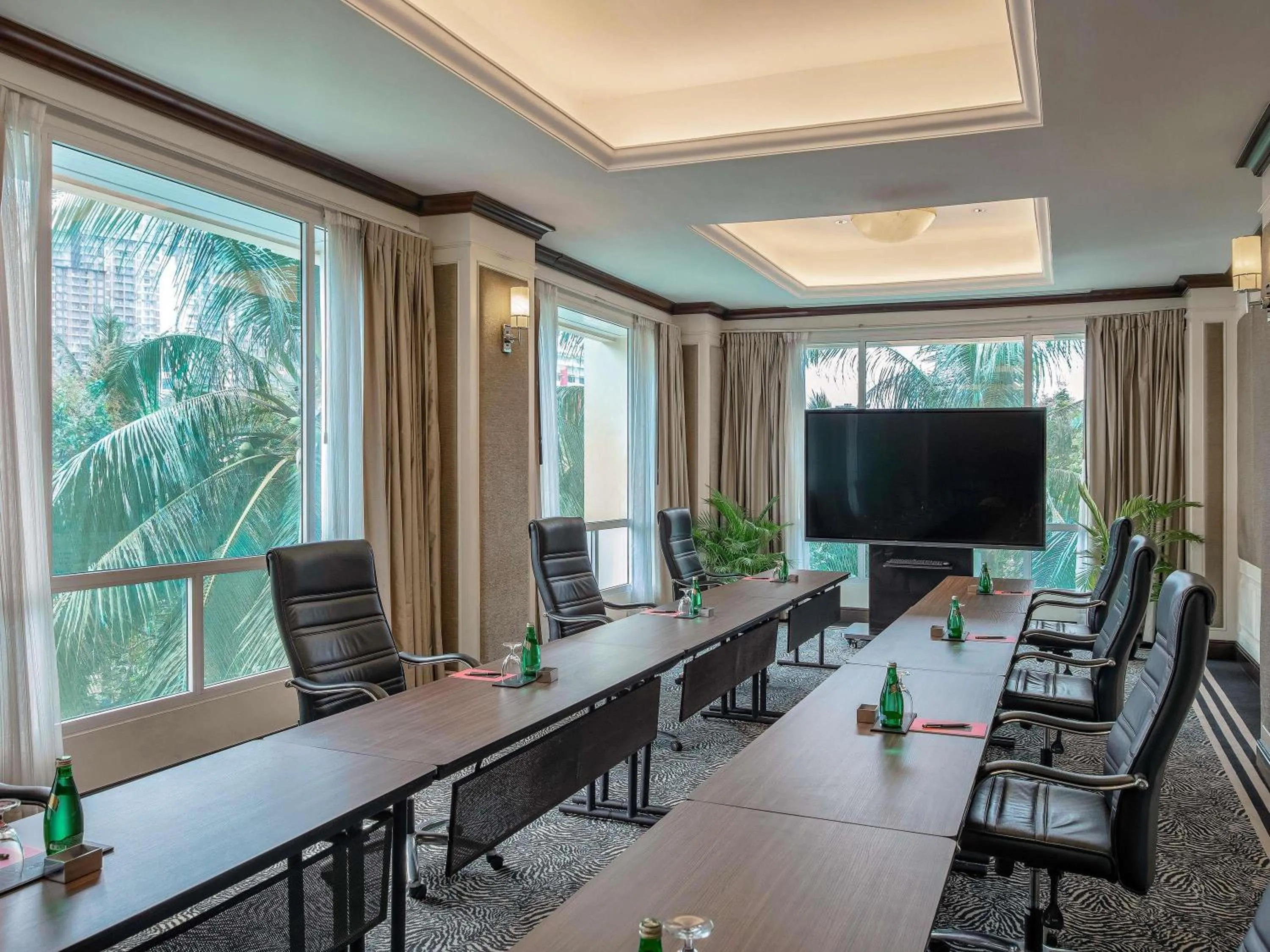 Meeting/conference room in Sofitel Phnom Penh Phokeethra