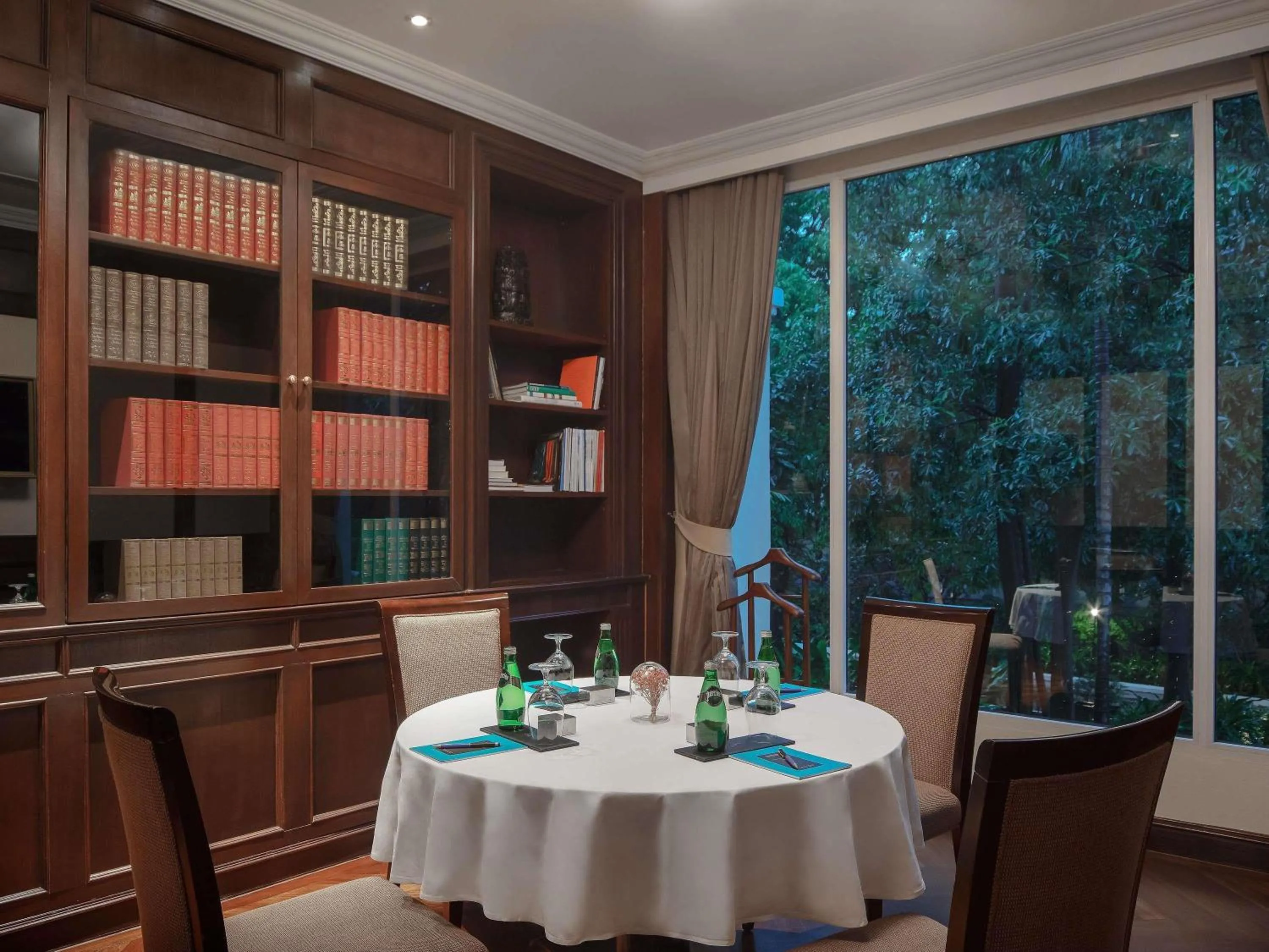 Bedroom in Sofitel Phnom Penh Phokeethra