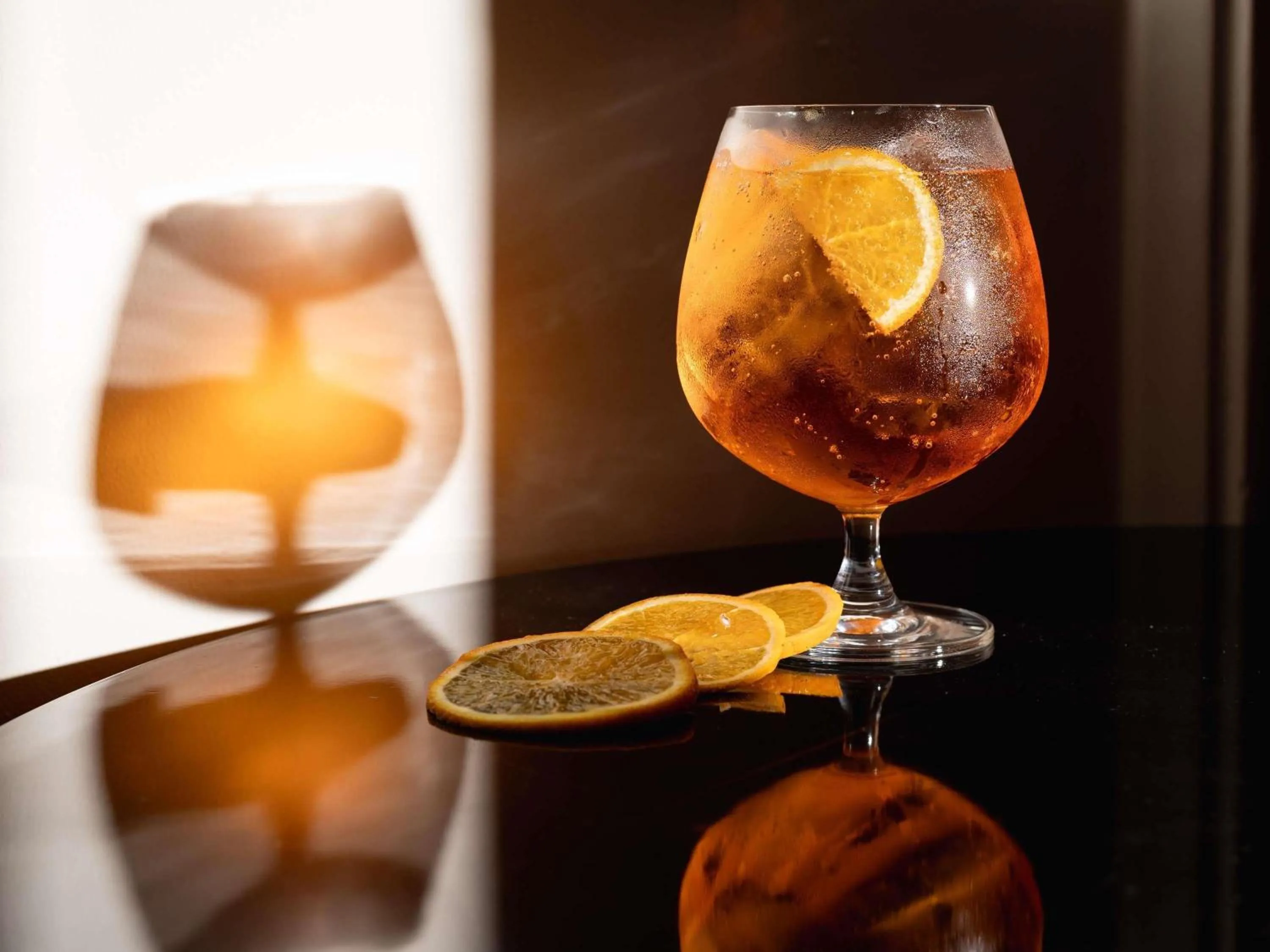 Lounge or bar in Sofitel Phnom Penh Phokeethra