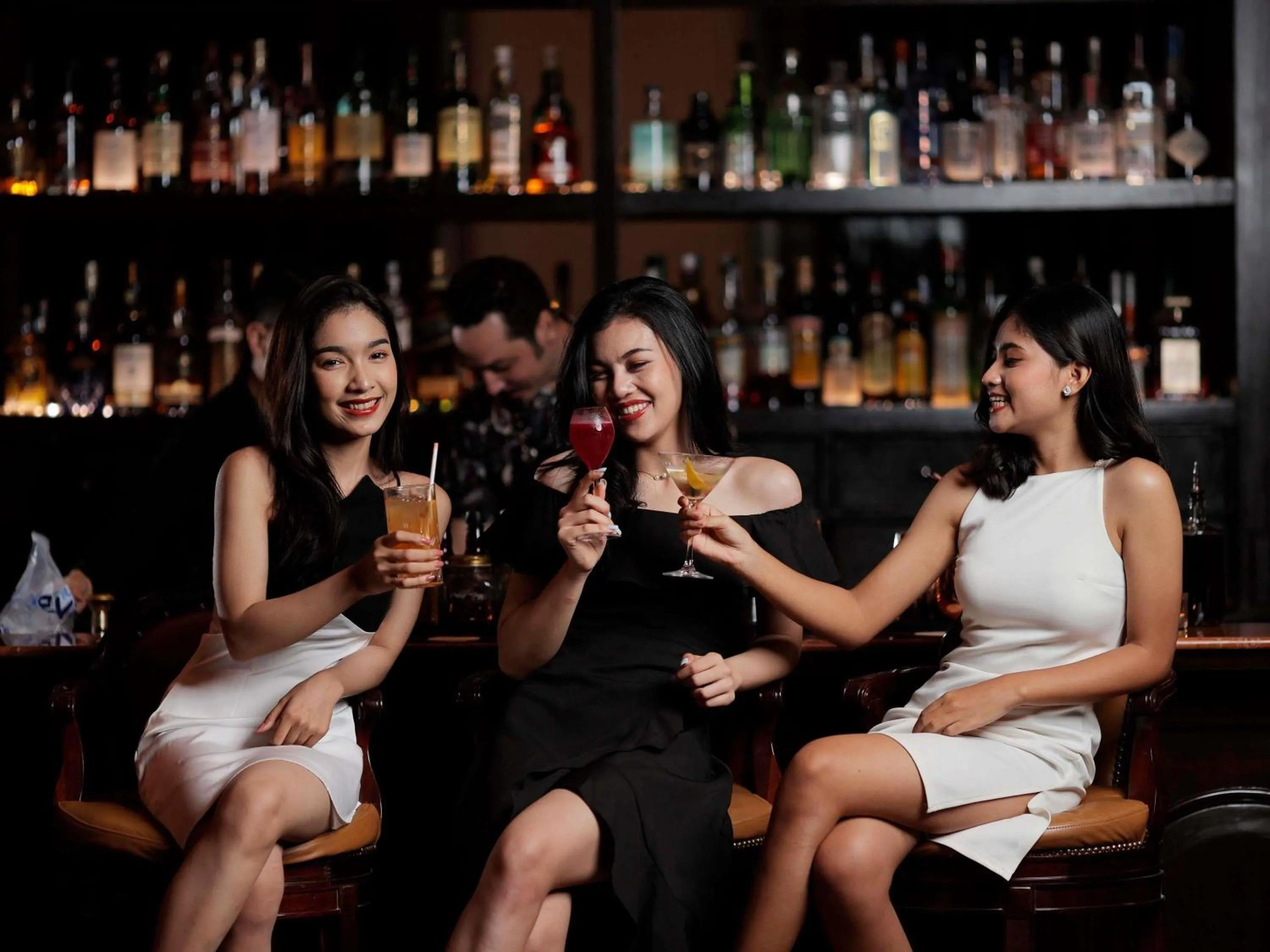 Lounge or bar in Sofitel Phnom Penh Phokeethra