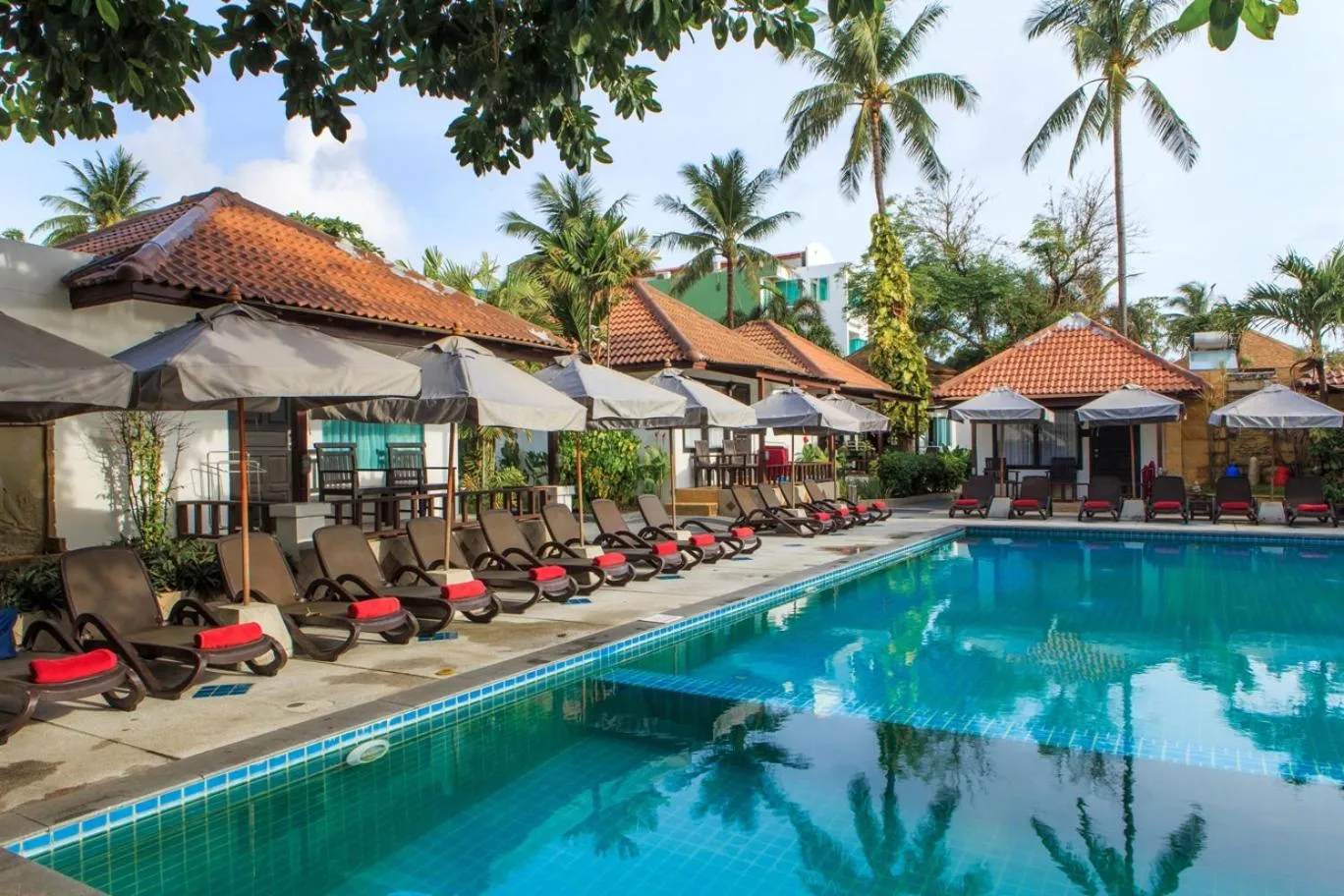 Swimming pool in Chaweng Budget Hotel