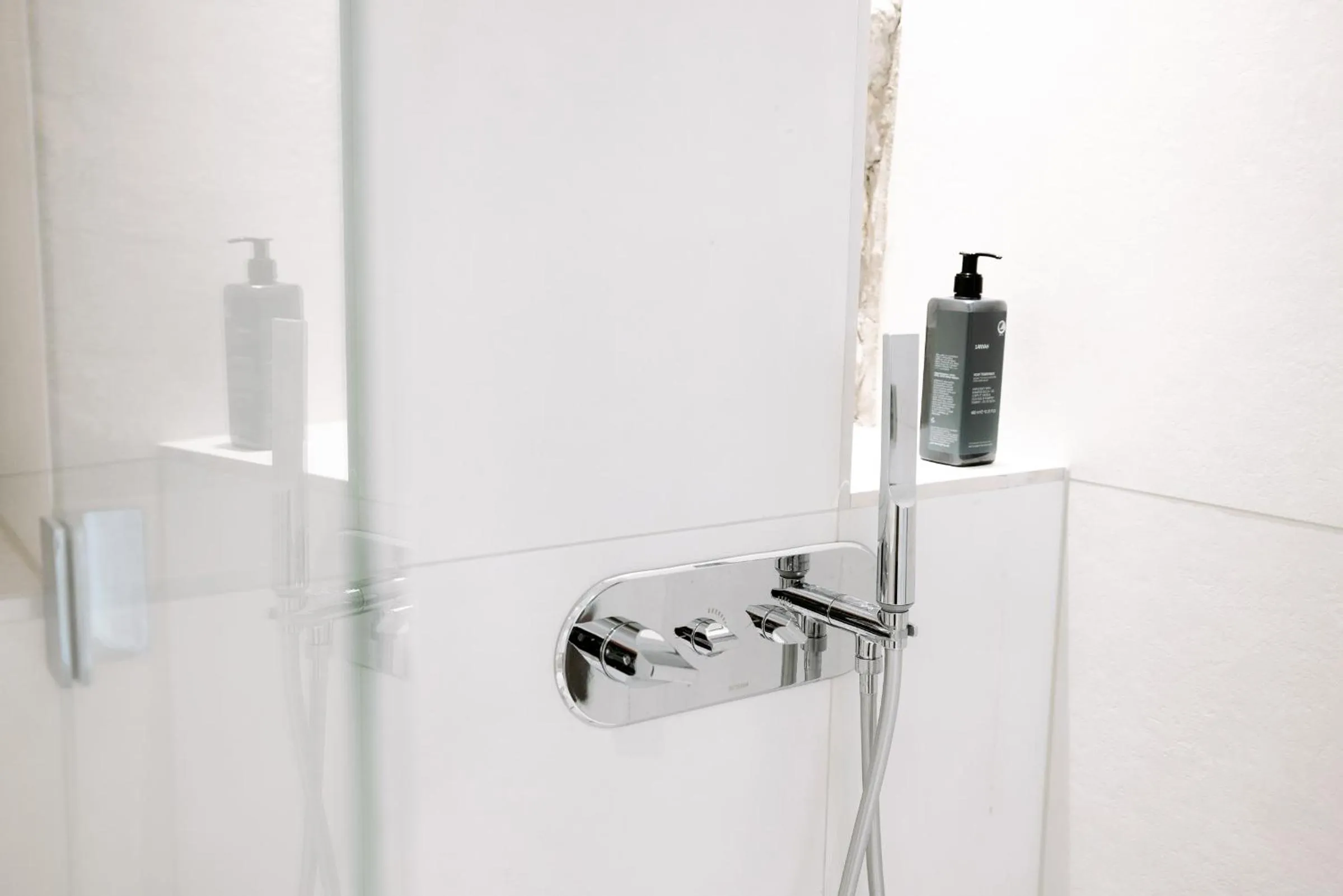 Shower in Hestia Hotel Barons Old Town