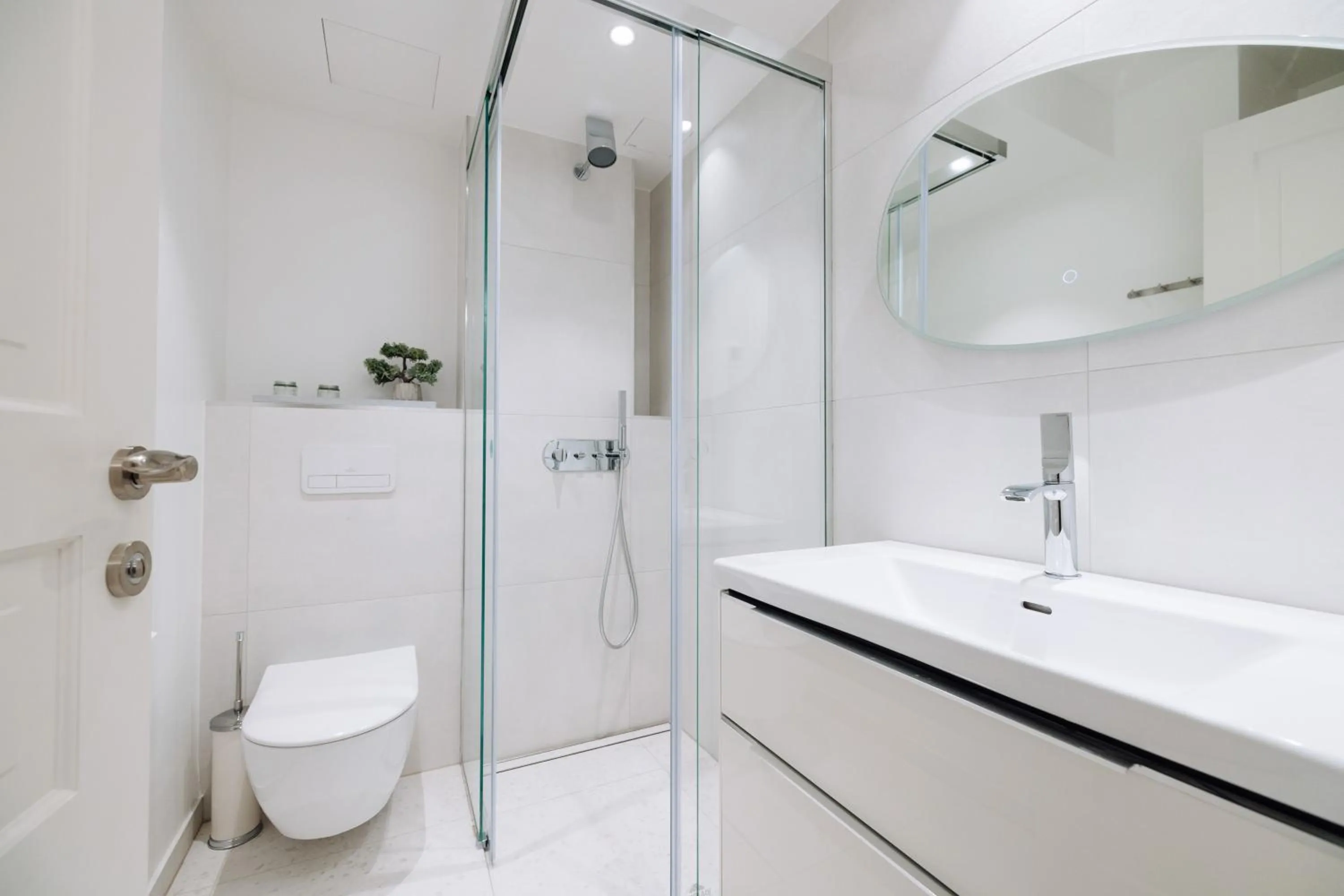 Shower in Hestia Hotel Barons Old Town