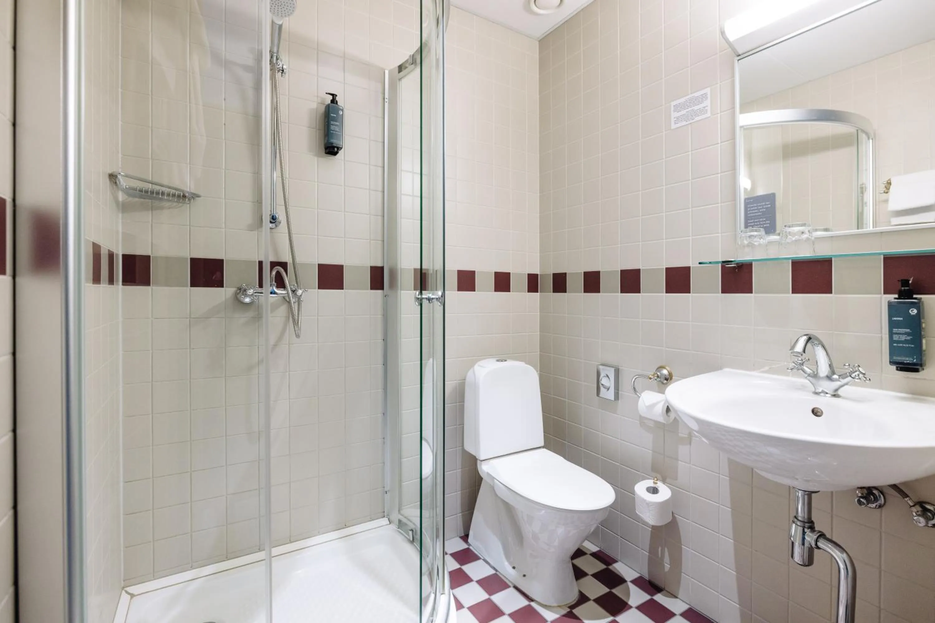 Bathroom in Hestia Hotel Barons Old Town