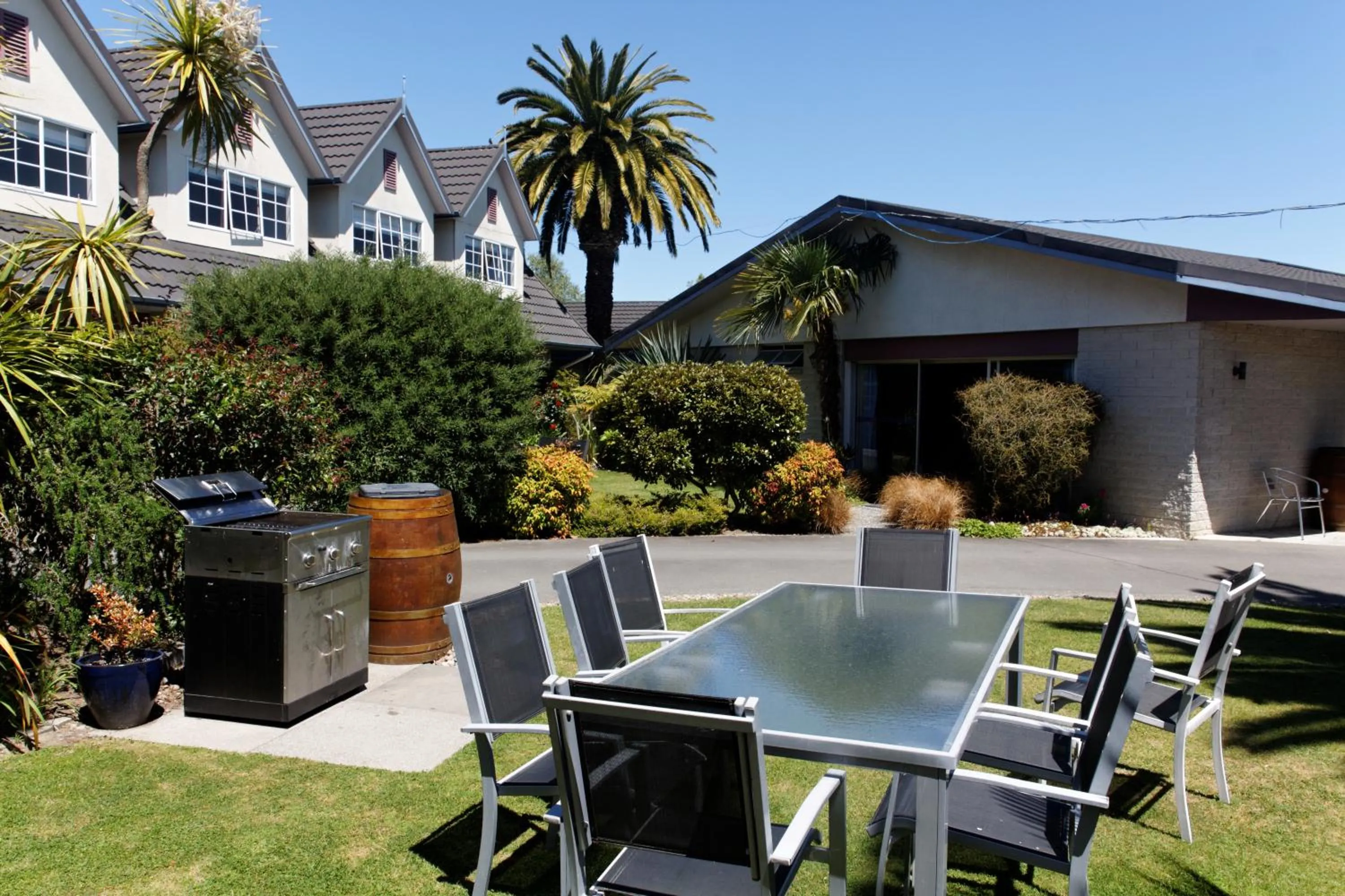 BBQ facilities in ASURE Colonial Lodge Motel