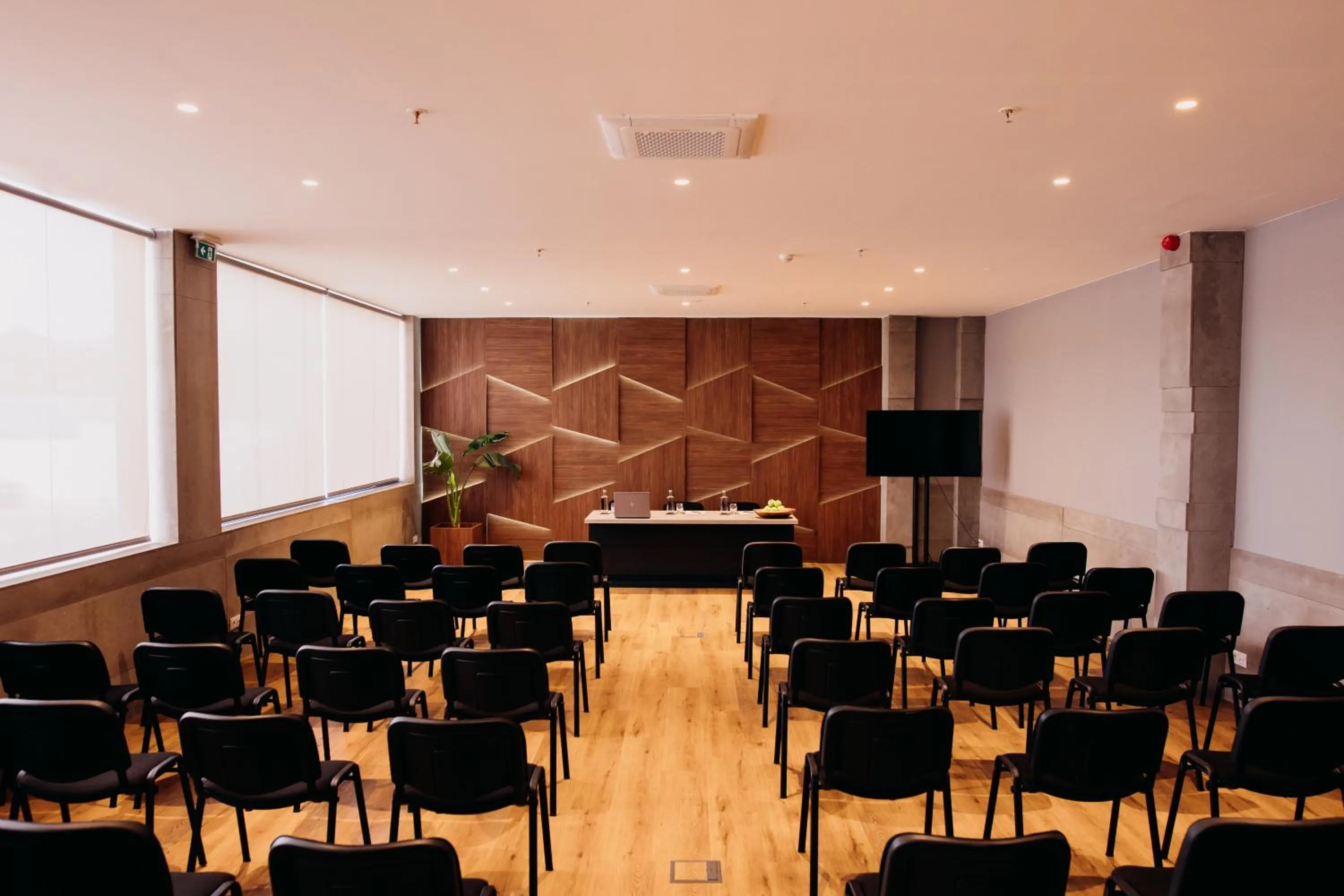 Meeting/conference room in The Prime Energize Hotel & SPA - Algarve