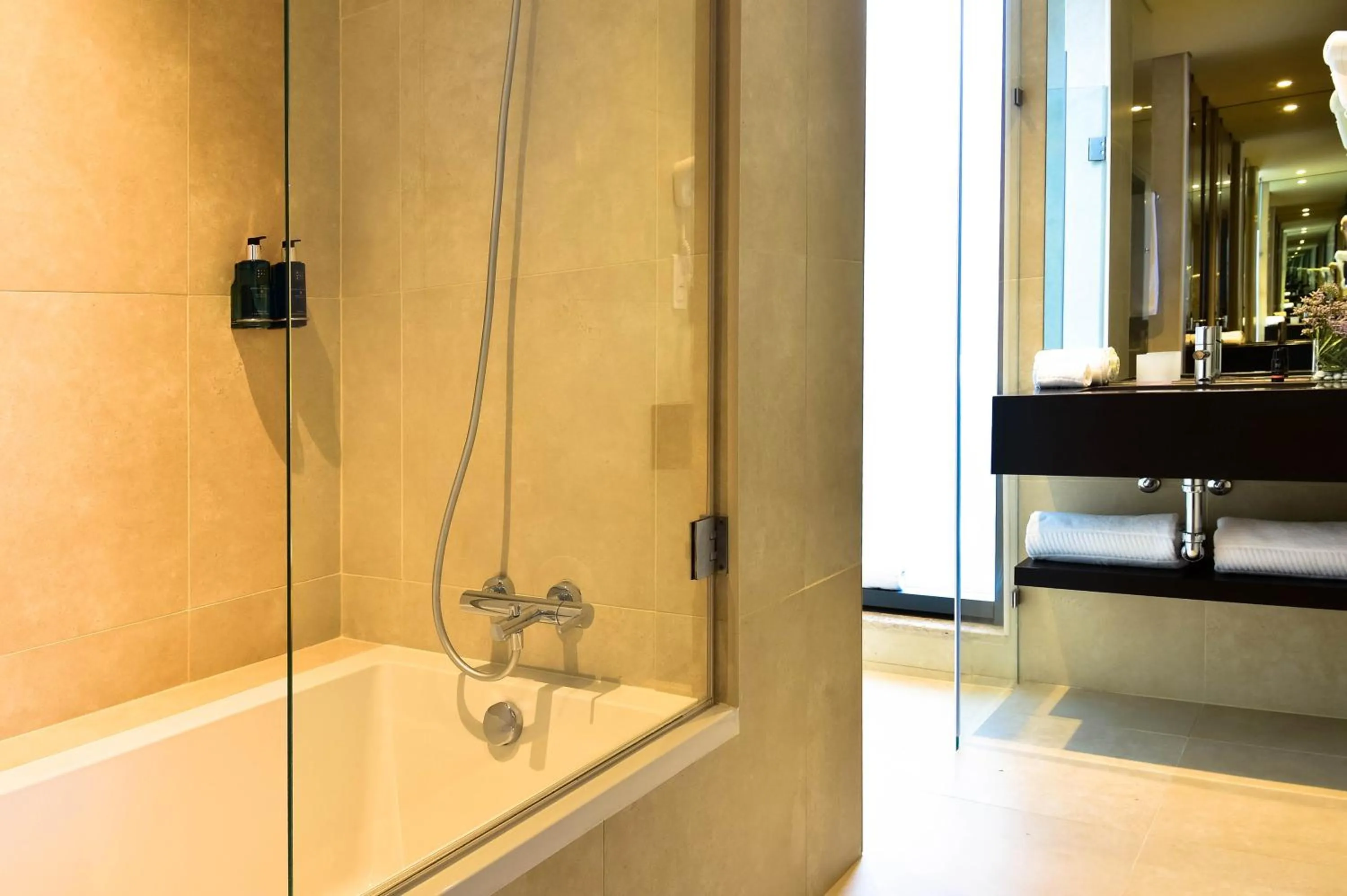 Bathroom in The Prime Energize Hotel & SPA - Algarve