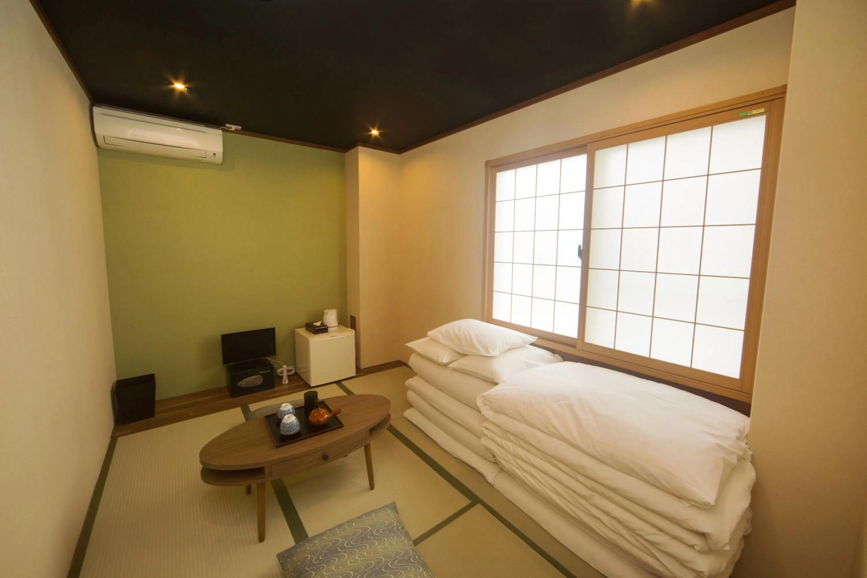 Seating area, Bed in Seiki Kyoto Station