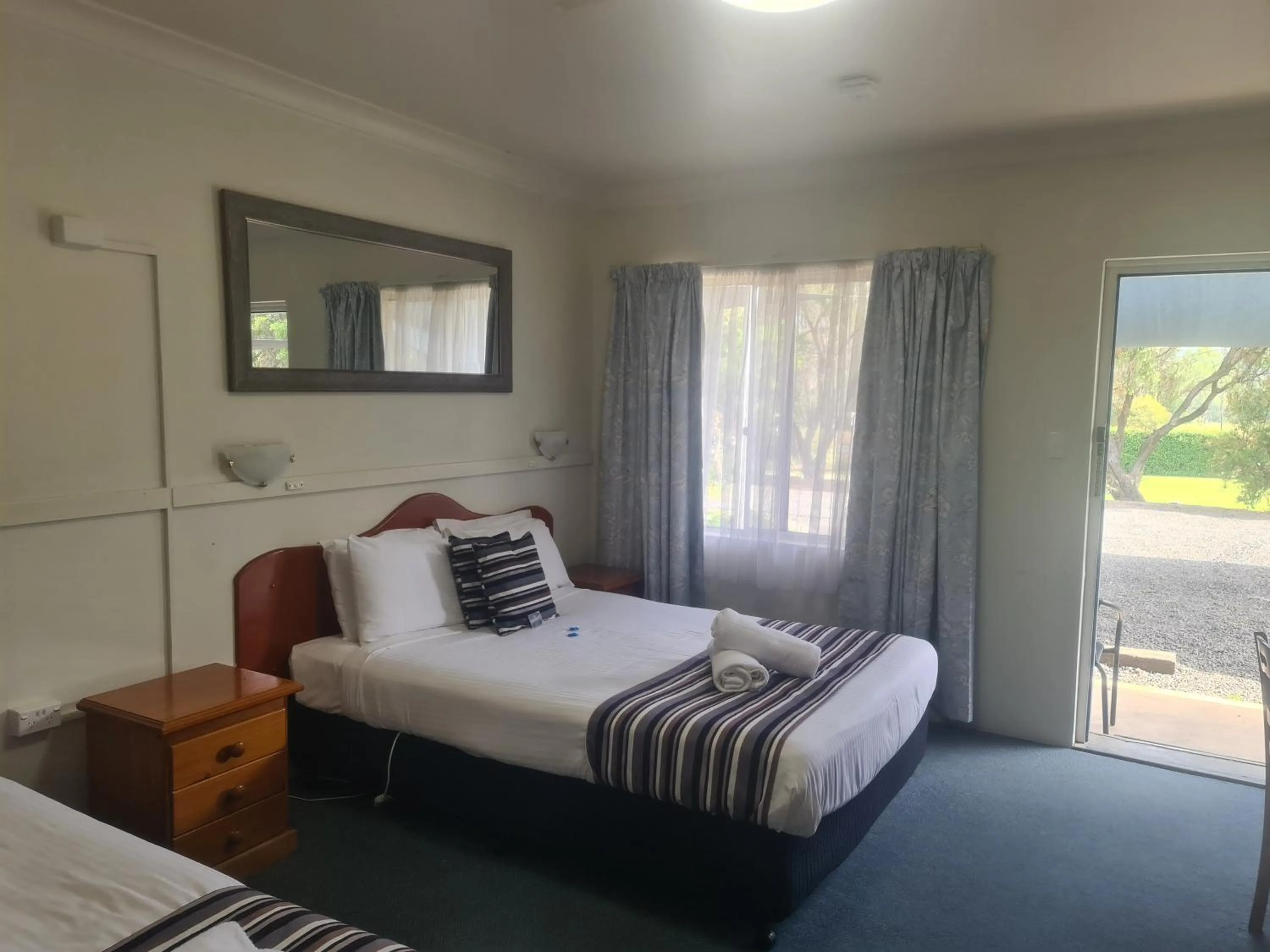 Bed in Valley View Motel