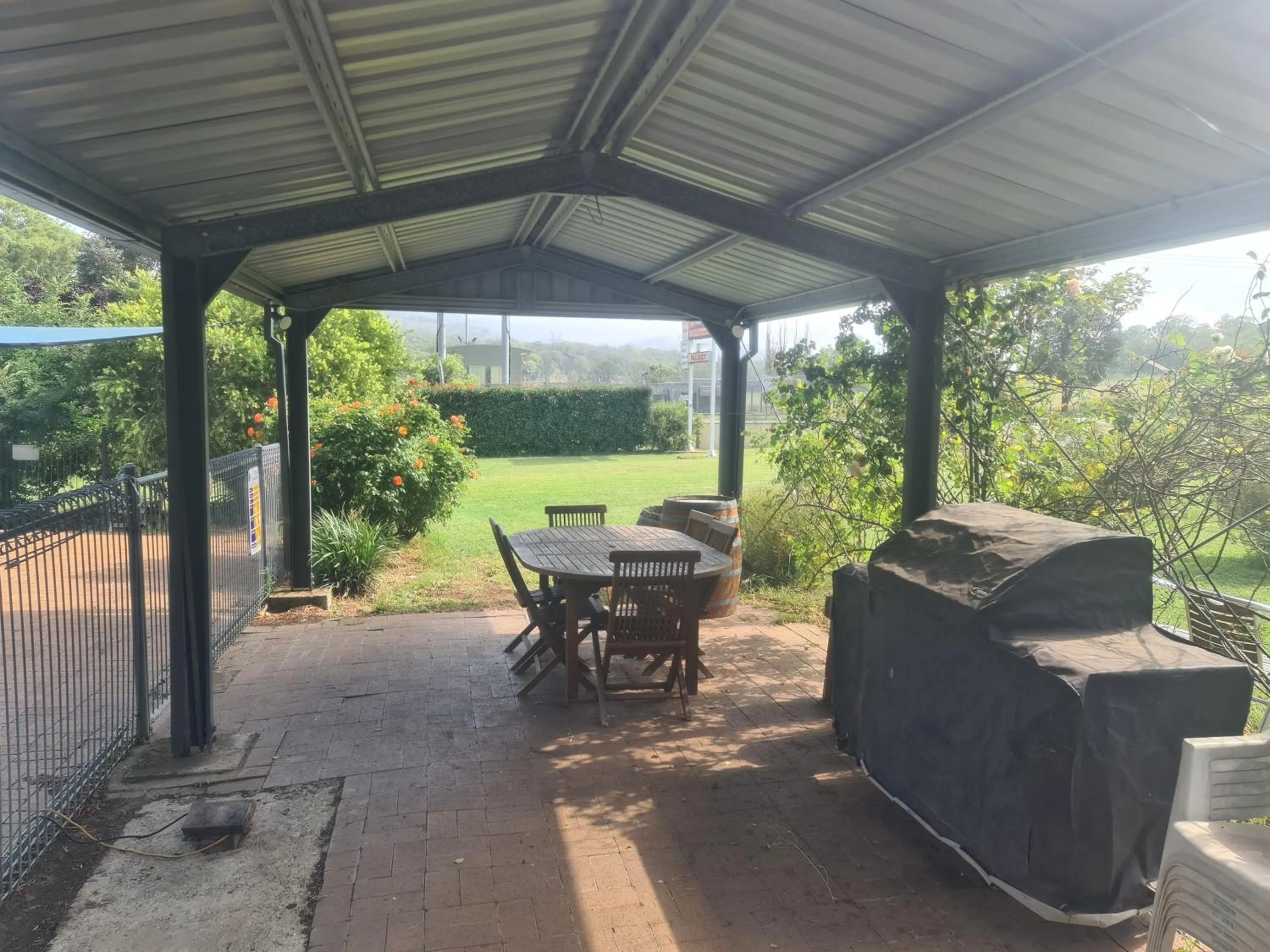 BBQ facilities in Valley View Motel