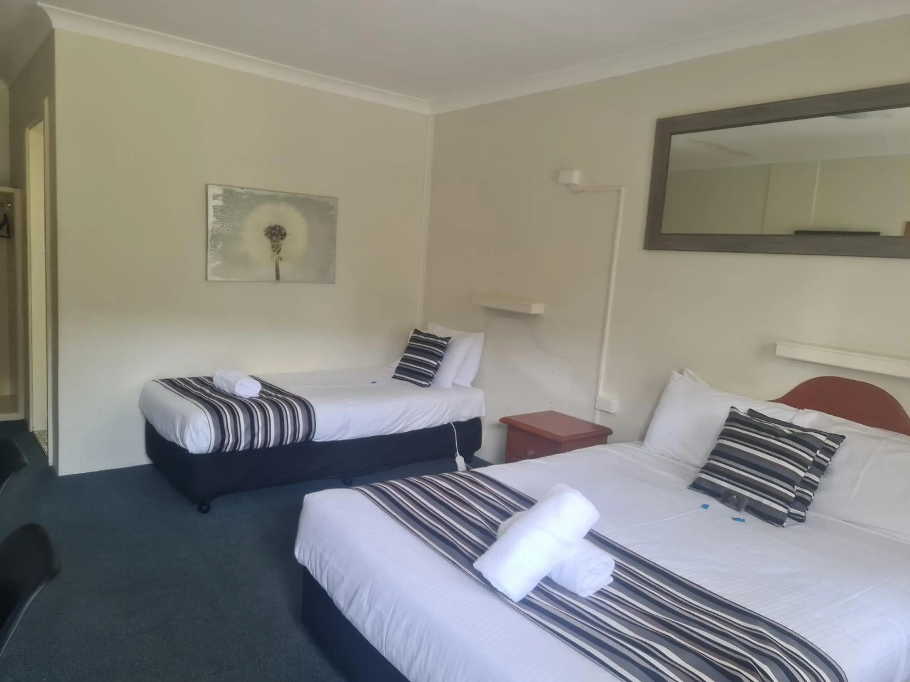 Family Room - single occupancy in Valley View Motel Family Room - single occupancy in Valley View Motel