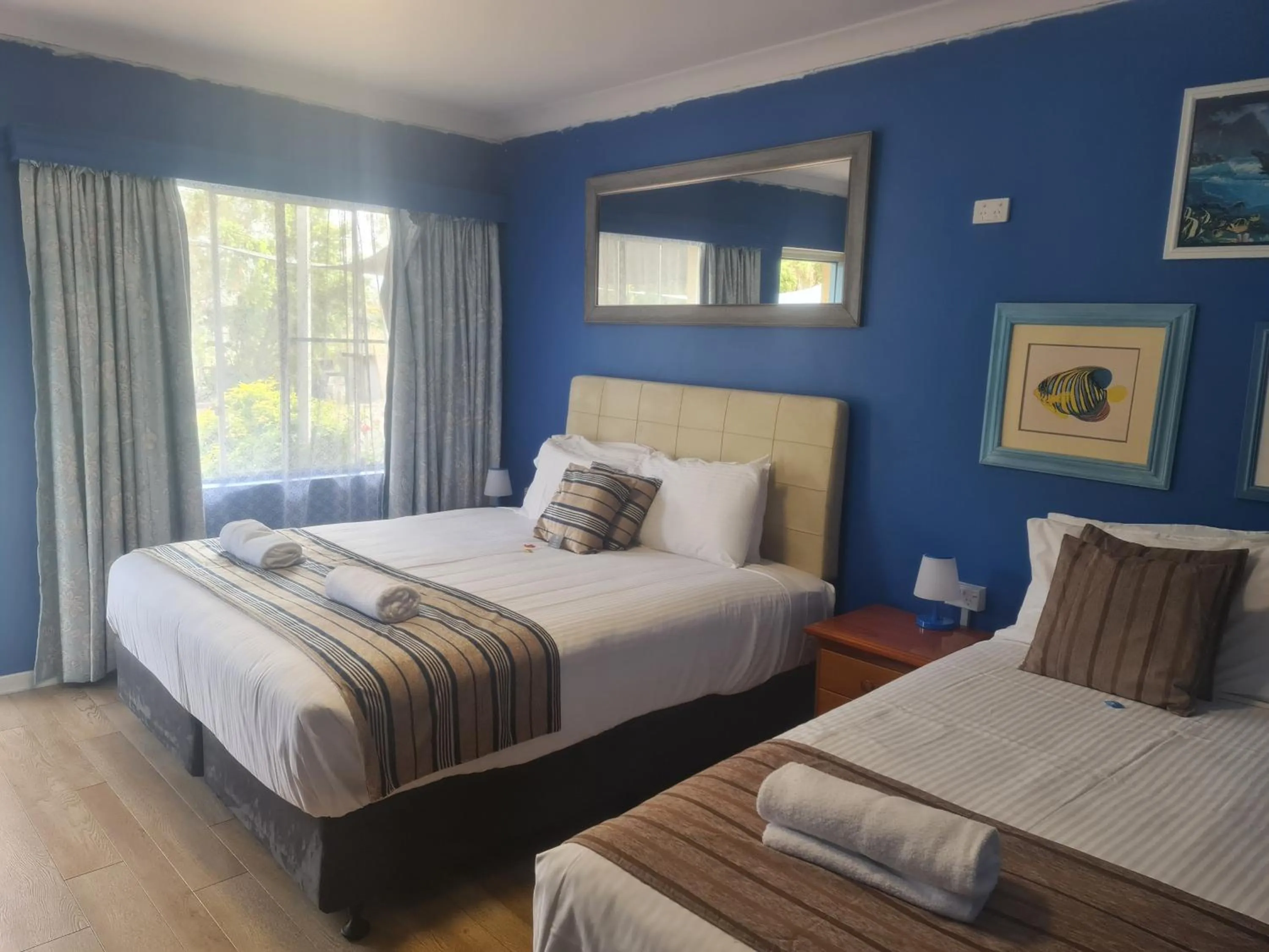 Bedroom, Bed in Valley View Motel