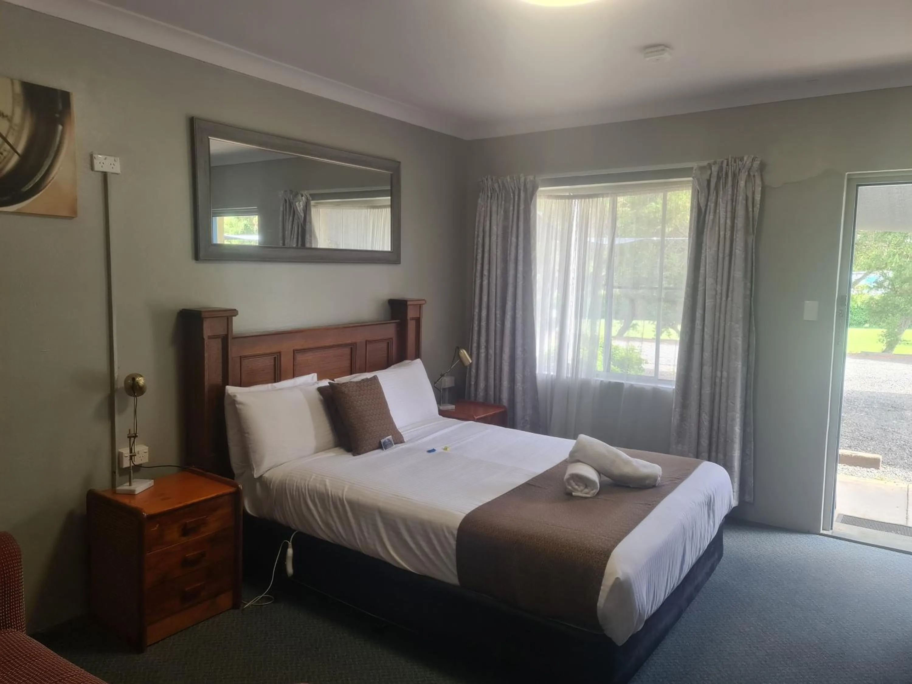 Bed in Valley View Motel