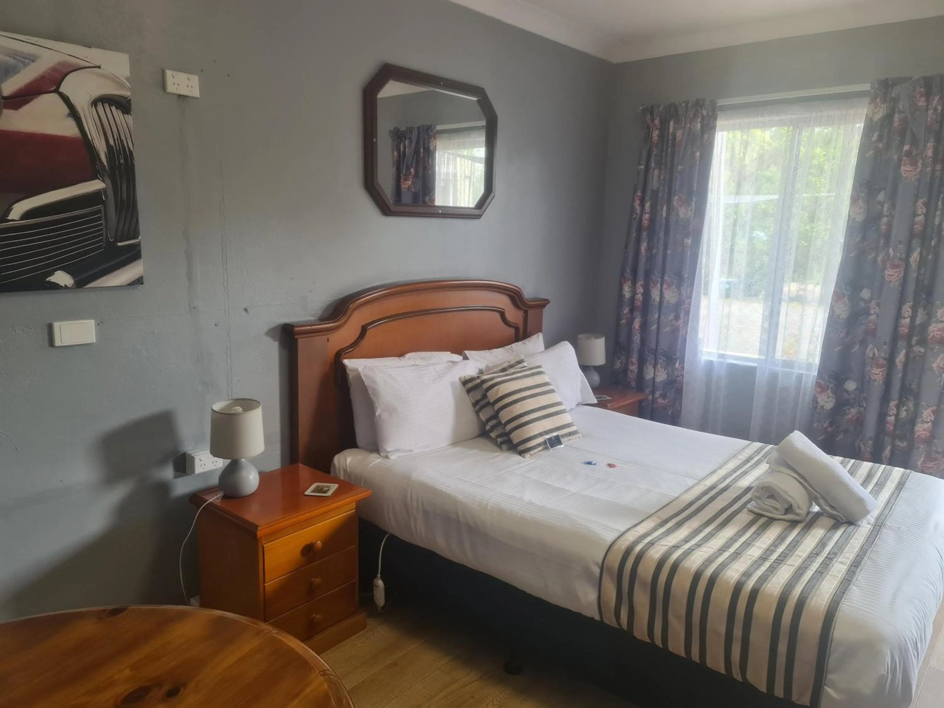 Bed in Valley View Motel