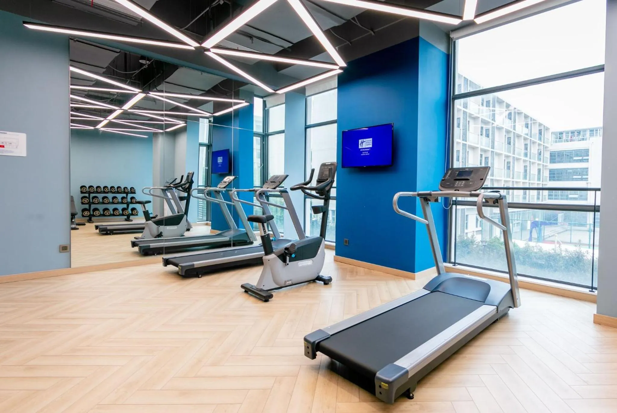 Fitness centre/facilities in Holiday Inn Express Shanghai Pudong Airport by IHG