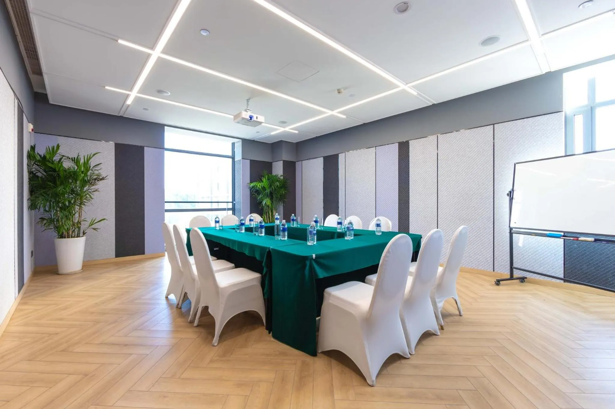 Meeting/conference room in Holiday Inn Express Shanghai Pudong Airport by IHG