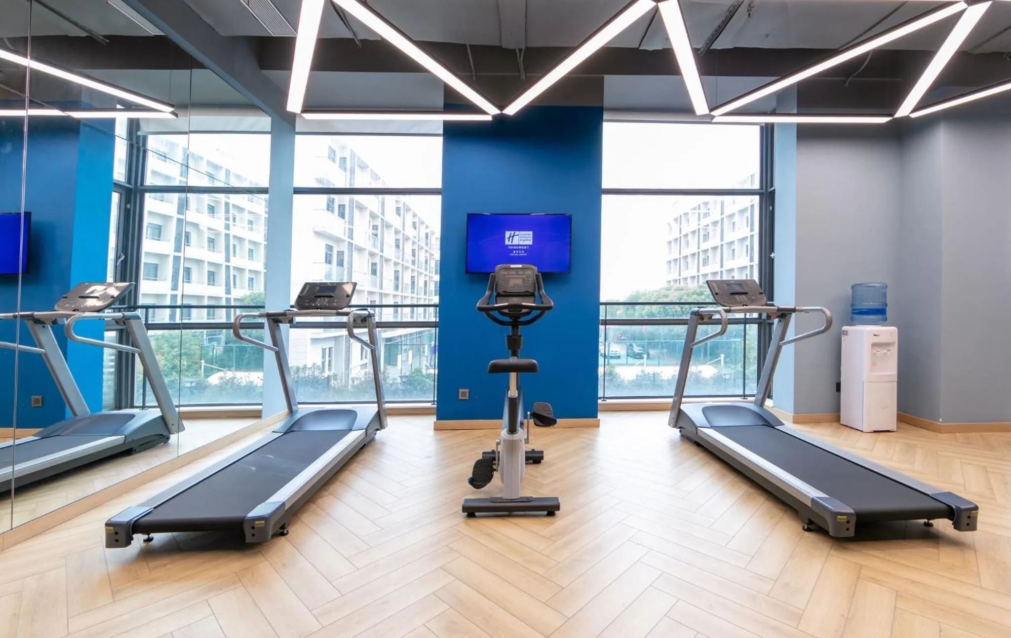 Fitness centre/facilities in Holiday Inn Express Shanghai Pudong Airport by IHG