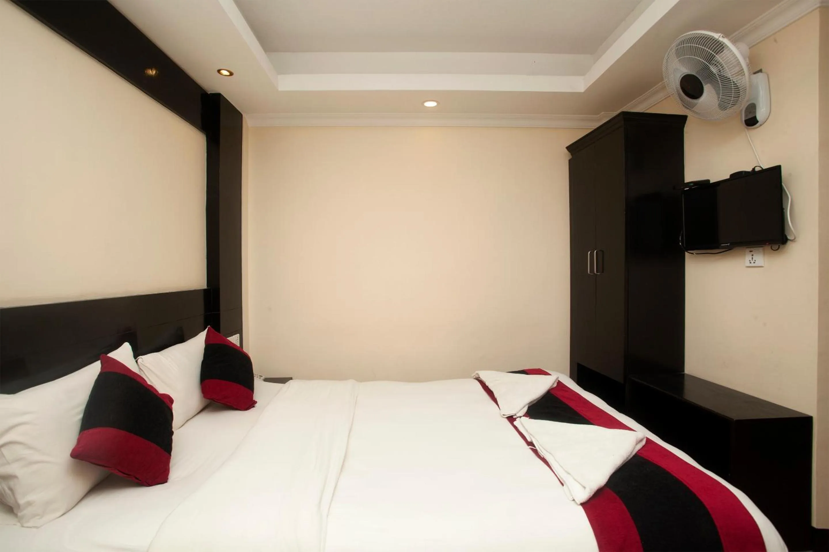 Photo of the whole room, Bed in Kathmandu Regency Hotel