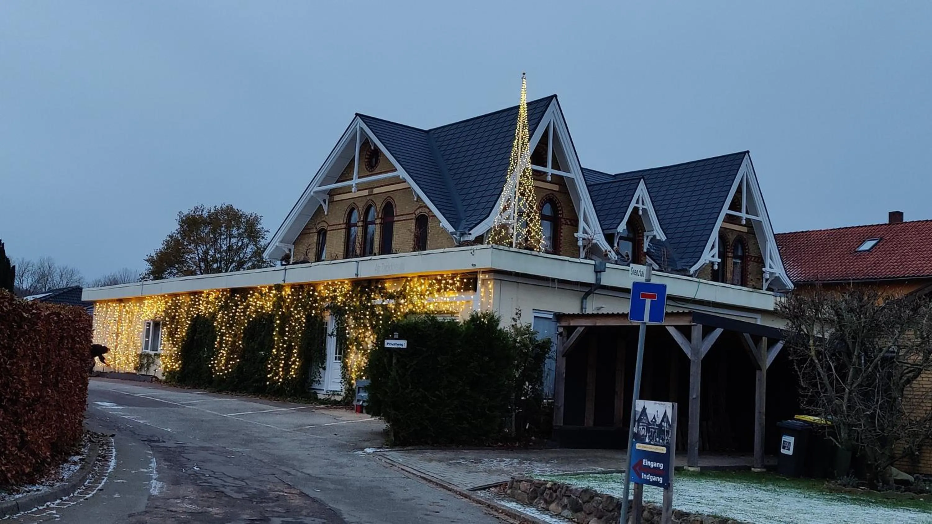 Property building in Akzent Hotel Alte Direktionsvilla Kupfermühle