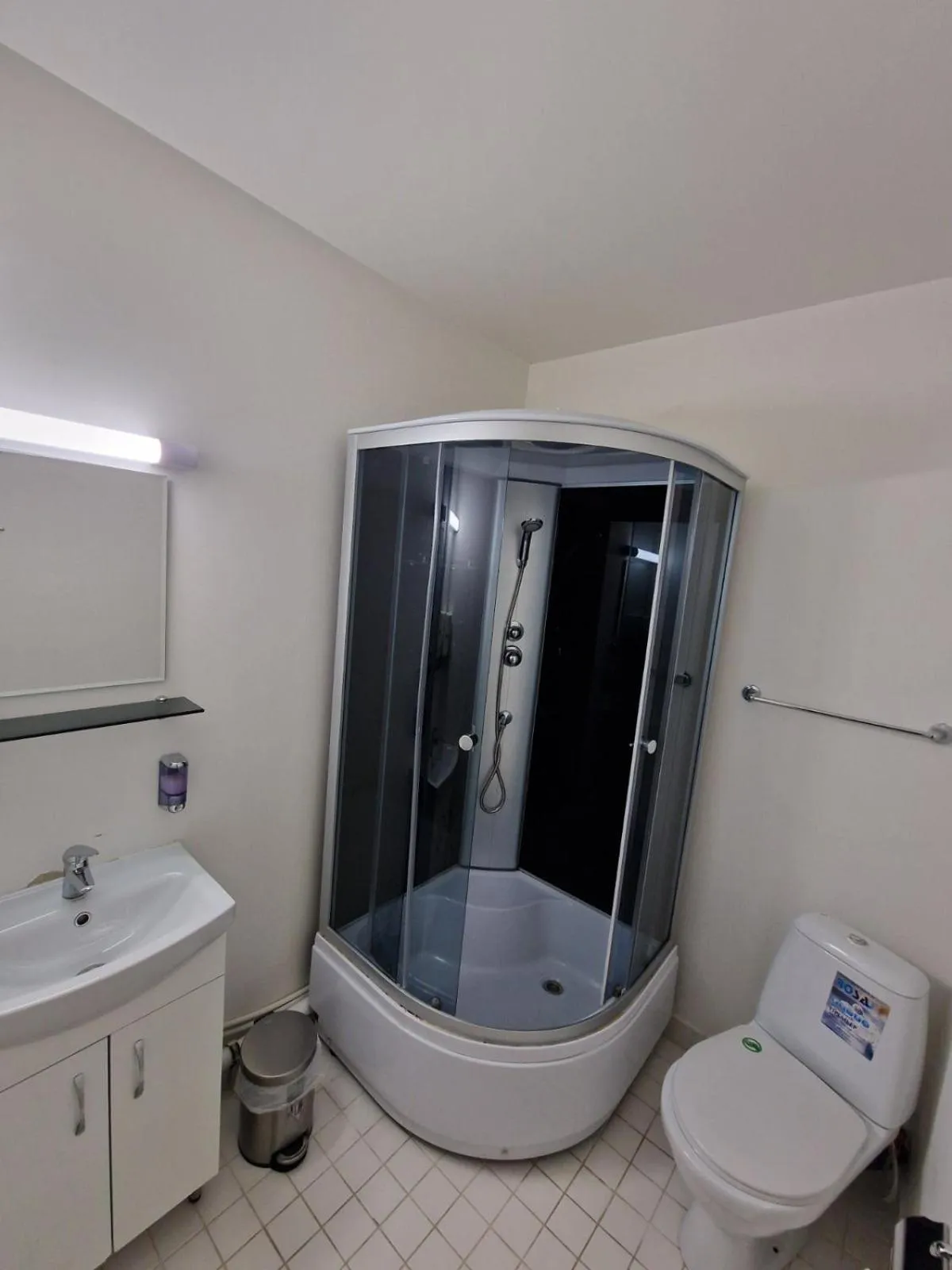 Shower in Ecoland Hotel