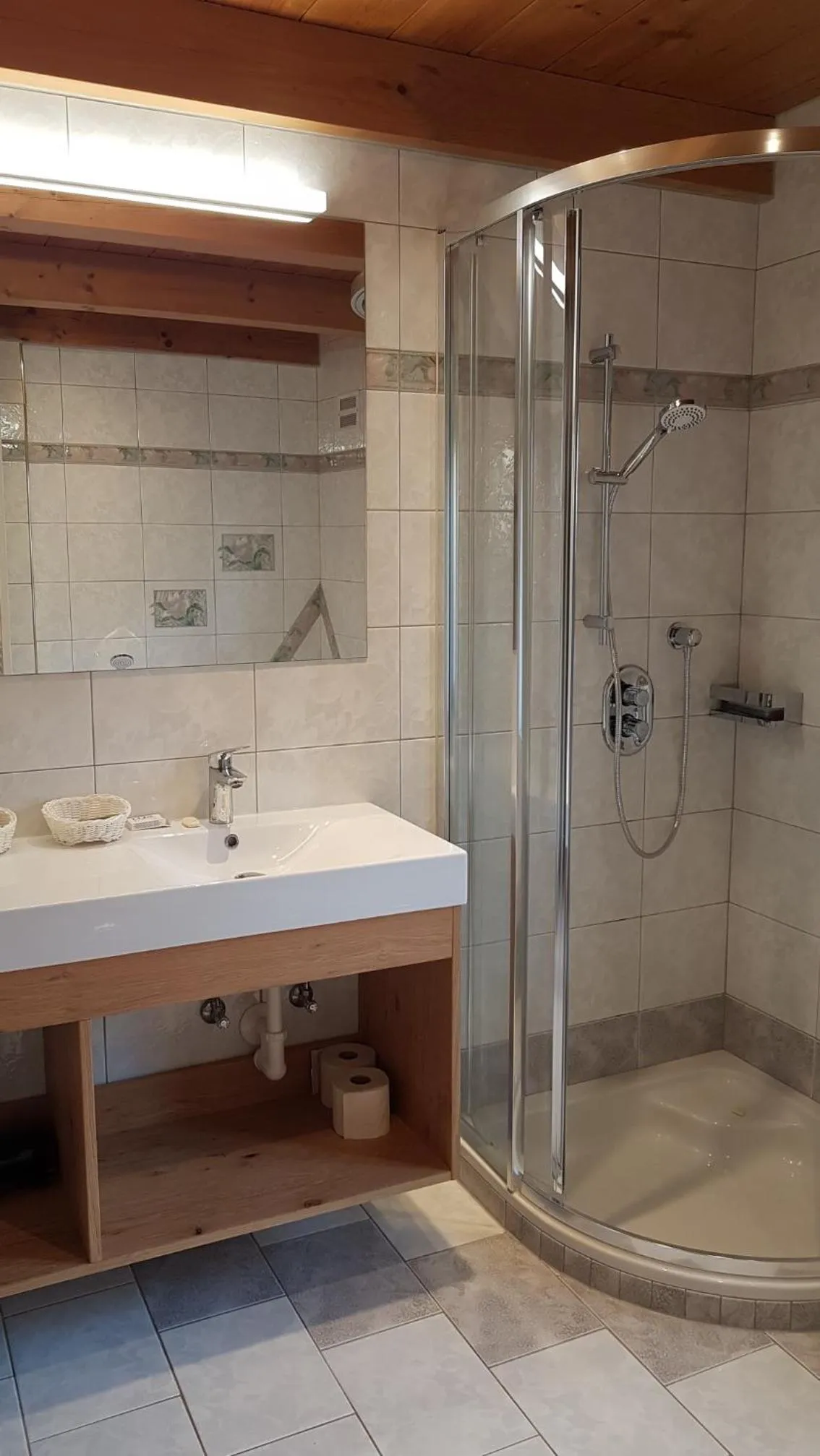 Bathroom in Aparthotel Hohe Brücke