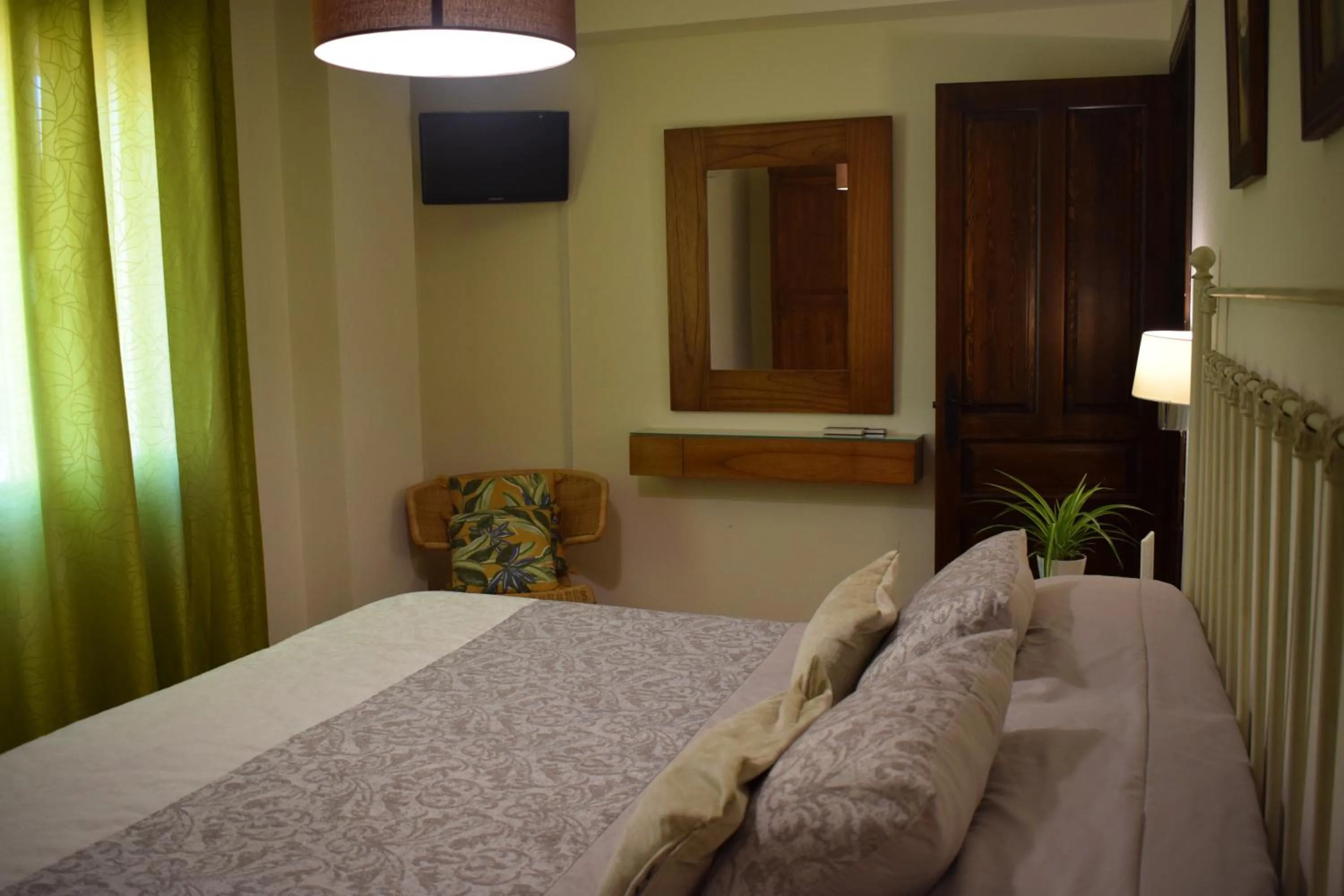 Bed in Hostal Rural Molino Del Bombo