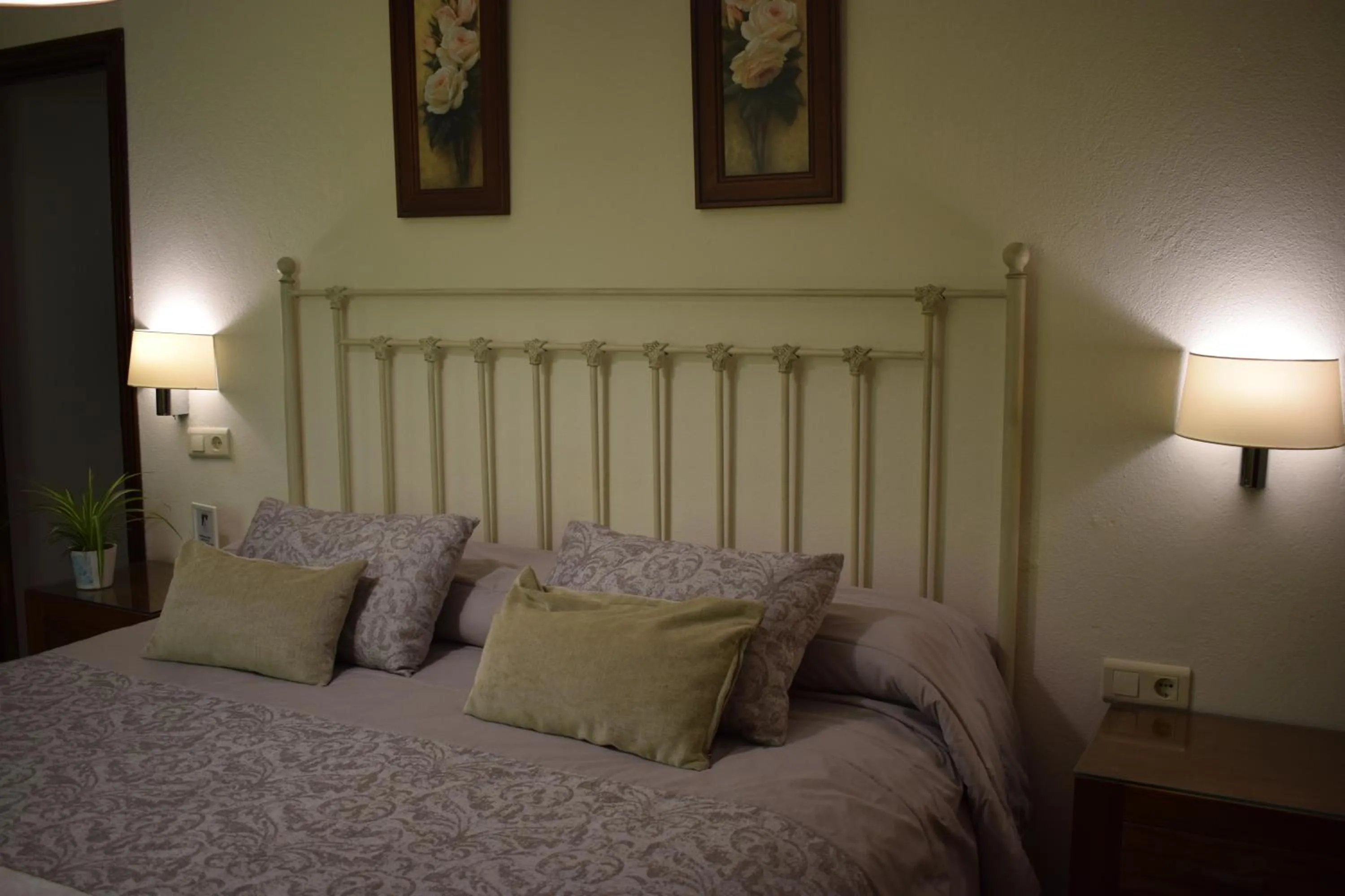 Bed in Hostal Rural Molino Del Bombo