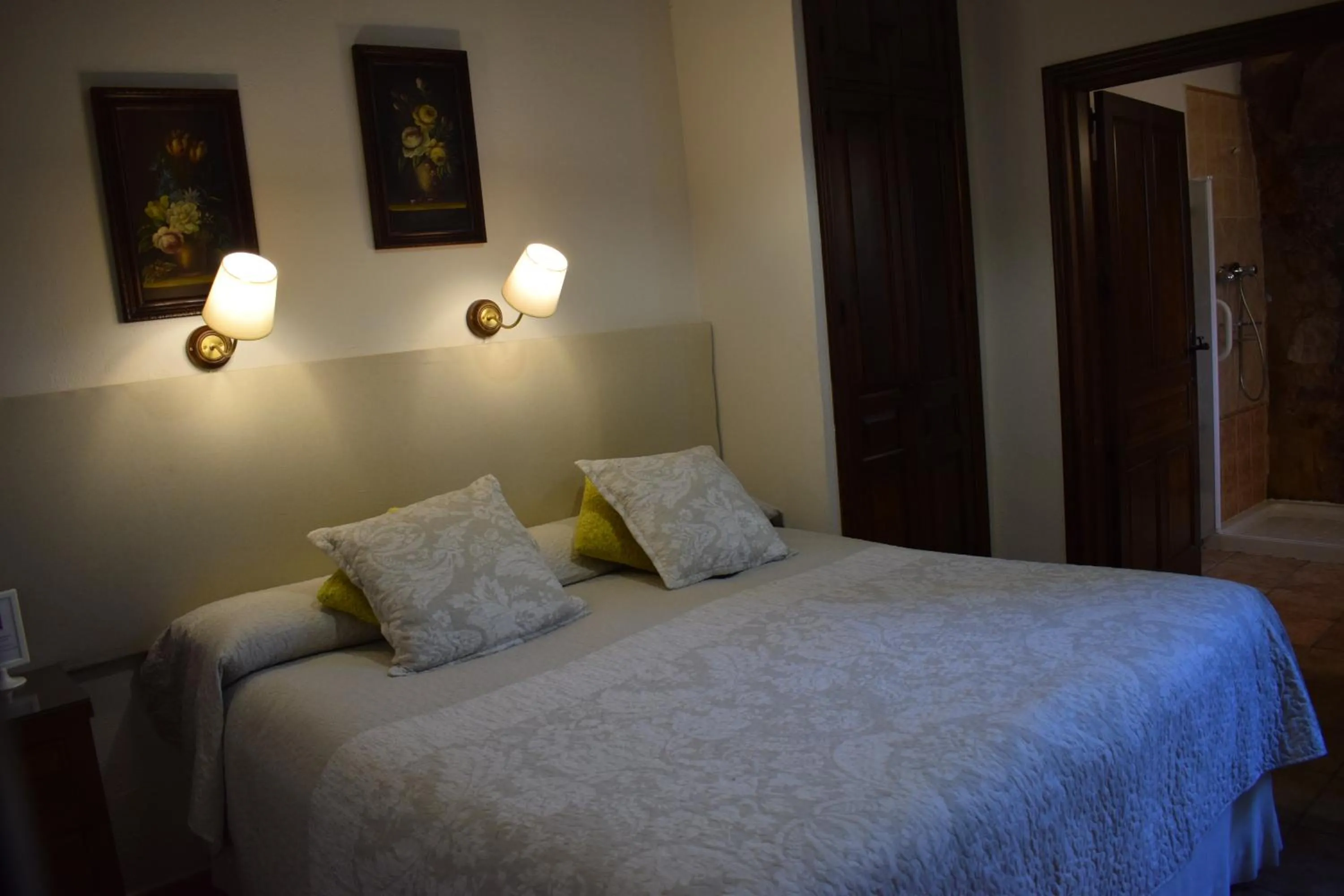 Bed in Hostal Rural Molino Del Bombo