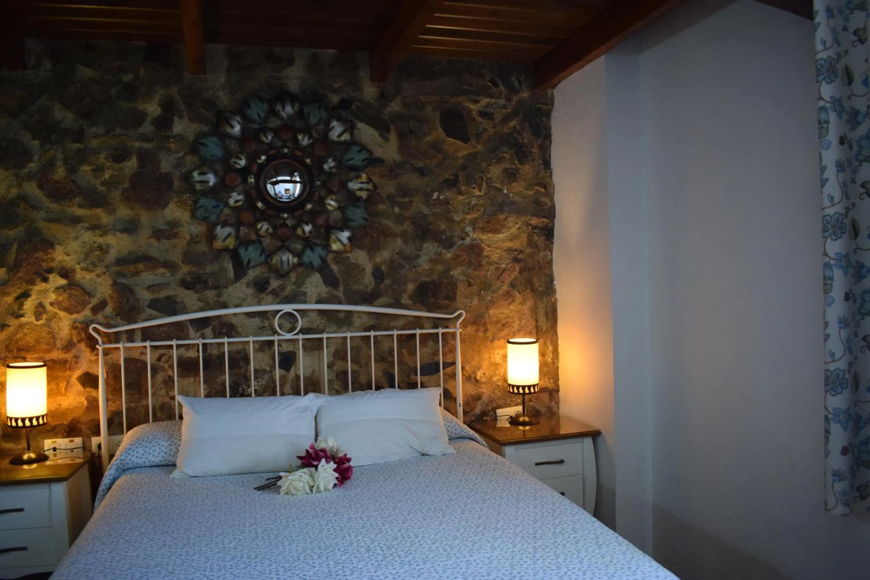 Bed in Hostal Rural Molino Del Bombo