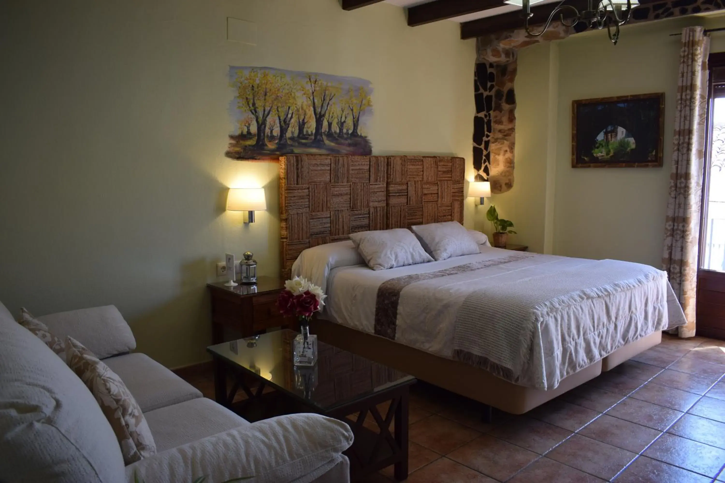 Double Room with Whirlpool in Hostal Rural Molino Del Bombo Double Room with Whirlpool in Hostal Rural Molino Del Bombo
