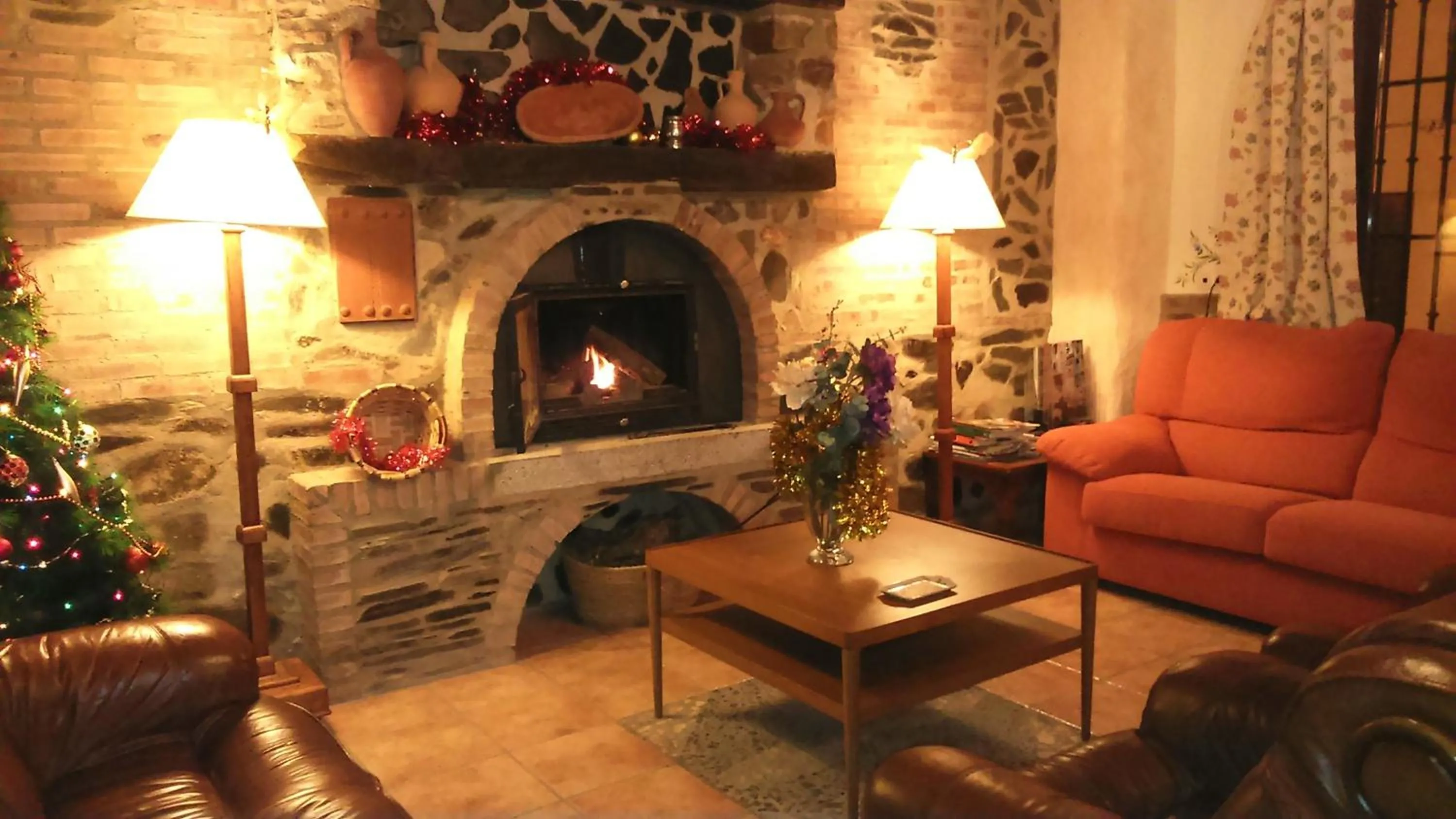 Lounge or bar in Hostal Rural Molino Del Bombo