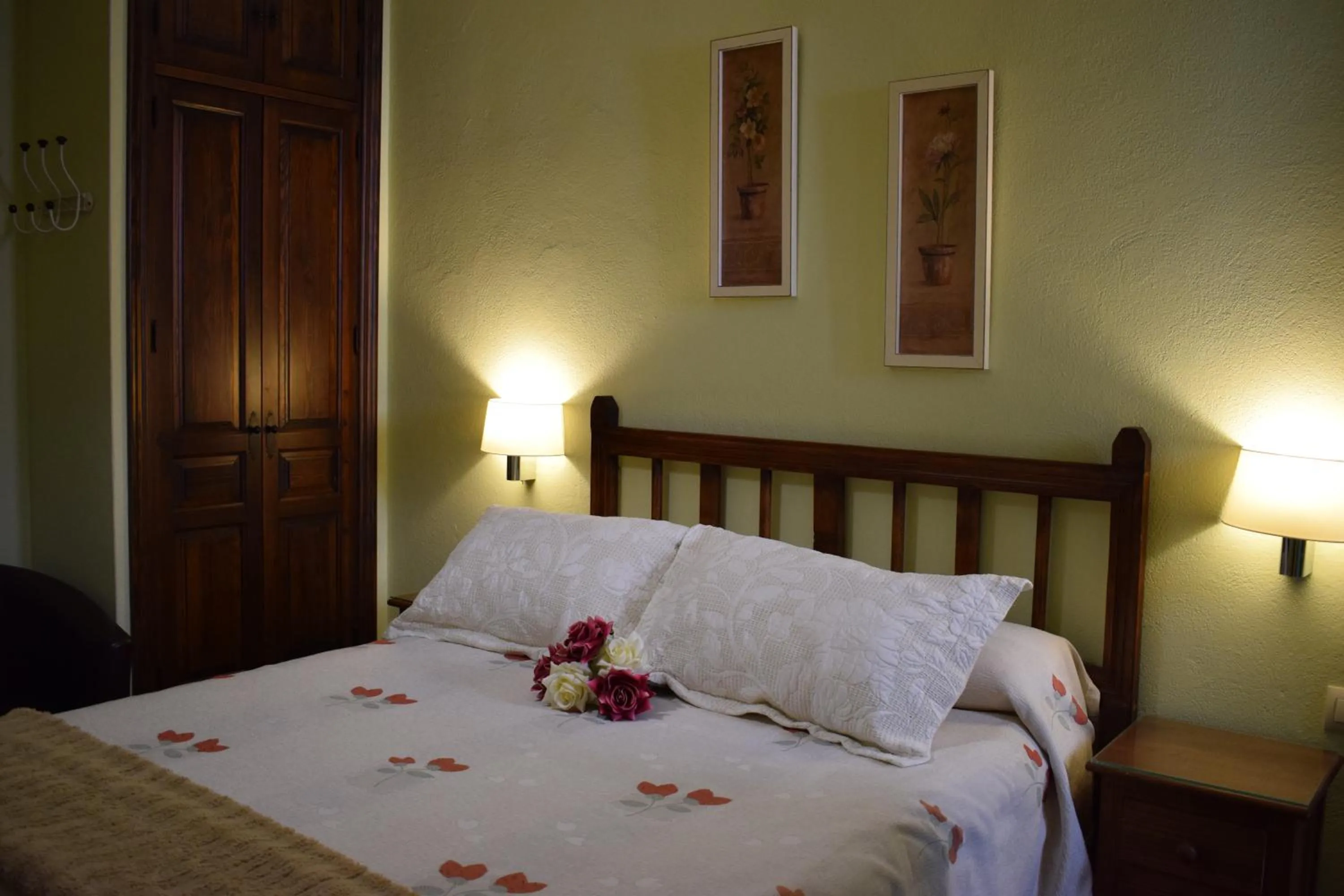 Bed in Hostal Rural Molino Del Bombo
