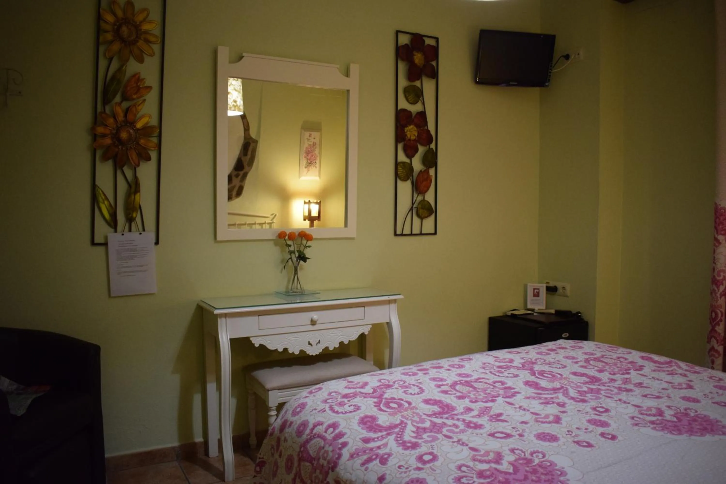 Bedroom, Bed in Hostal Rural Molino Del Bombo