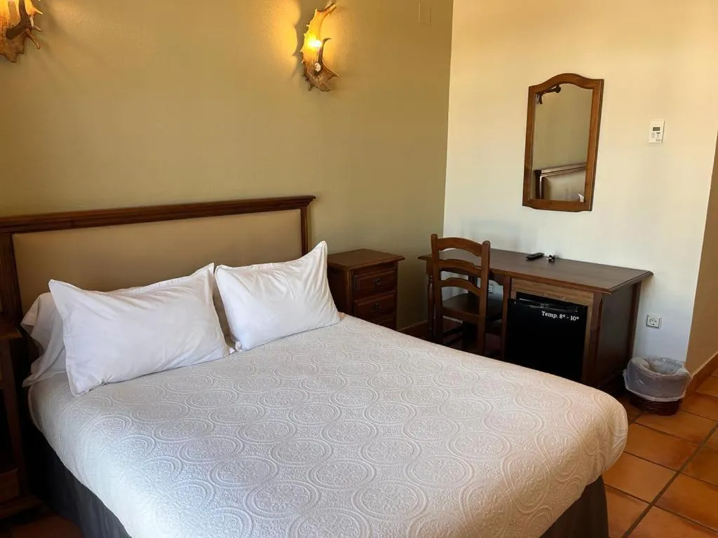 Photo of the whole room, Bed in Hotel Sierra de Ubrique