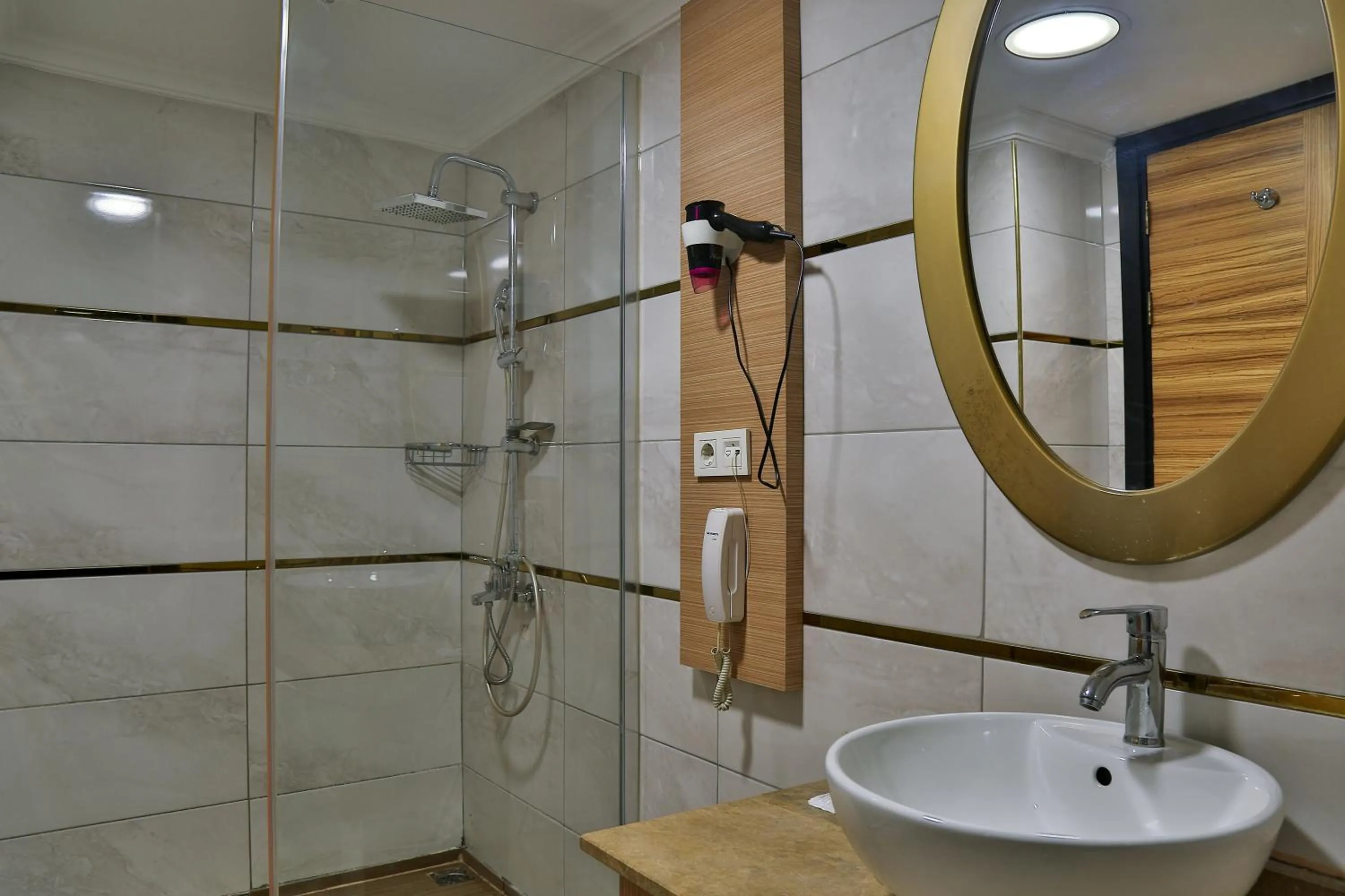 Shower in Start Hotel