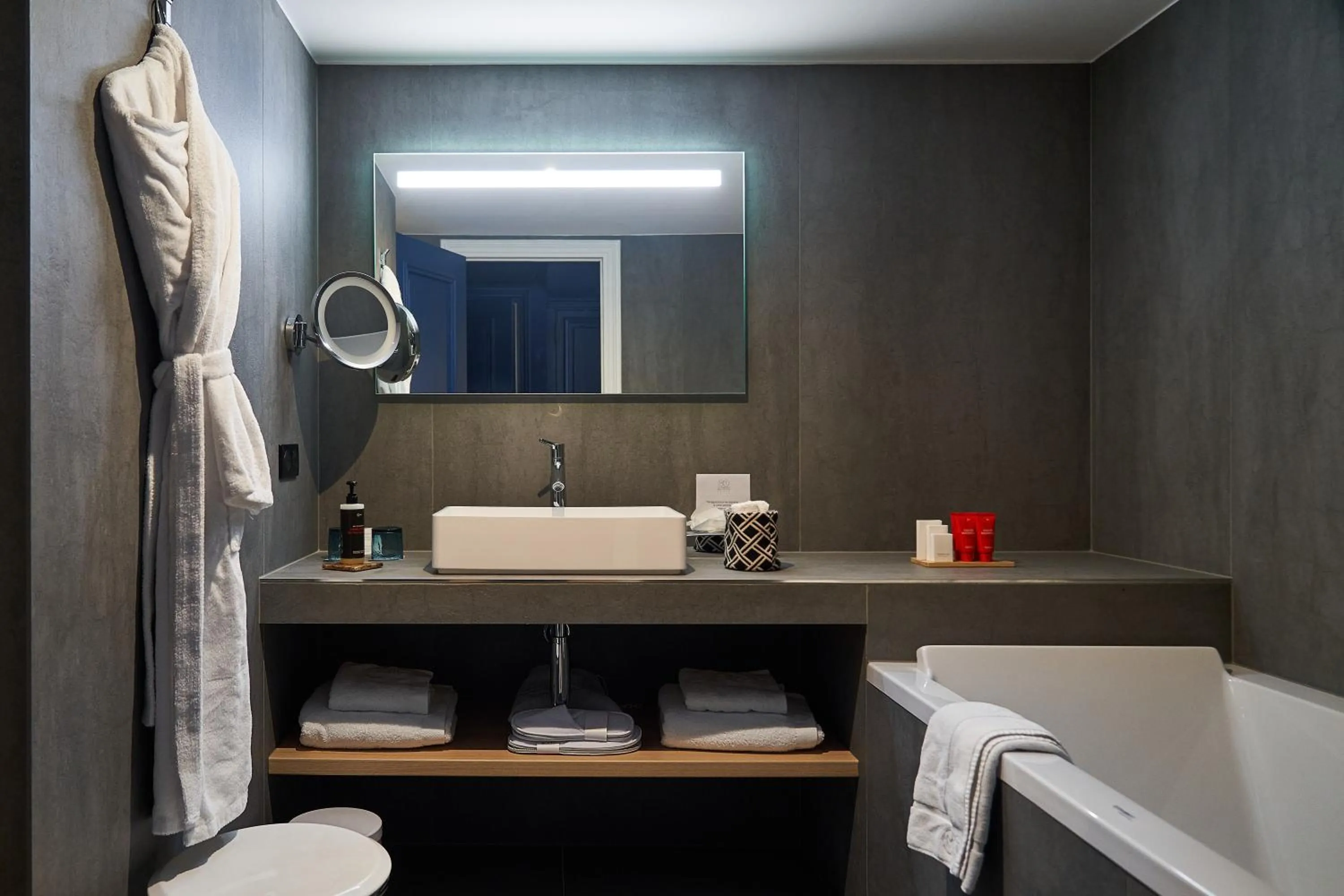 Bathroom in Relais & Châteaux La Maison Des Têtes