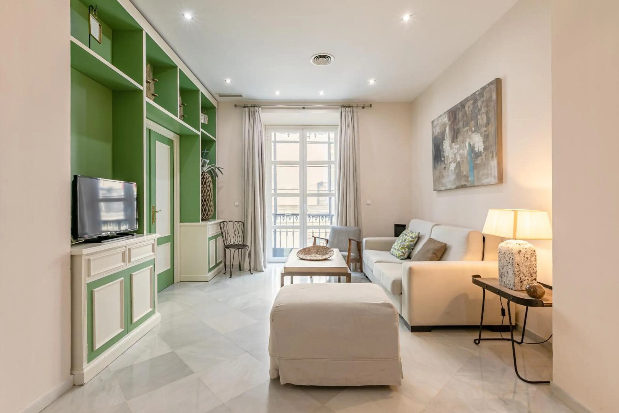 Communal lounge/ TV room, Bed in Green-Apartments Sierpes